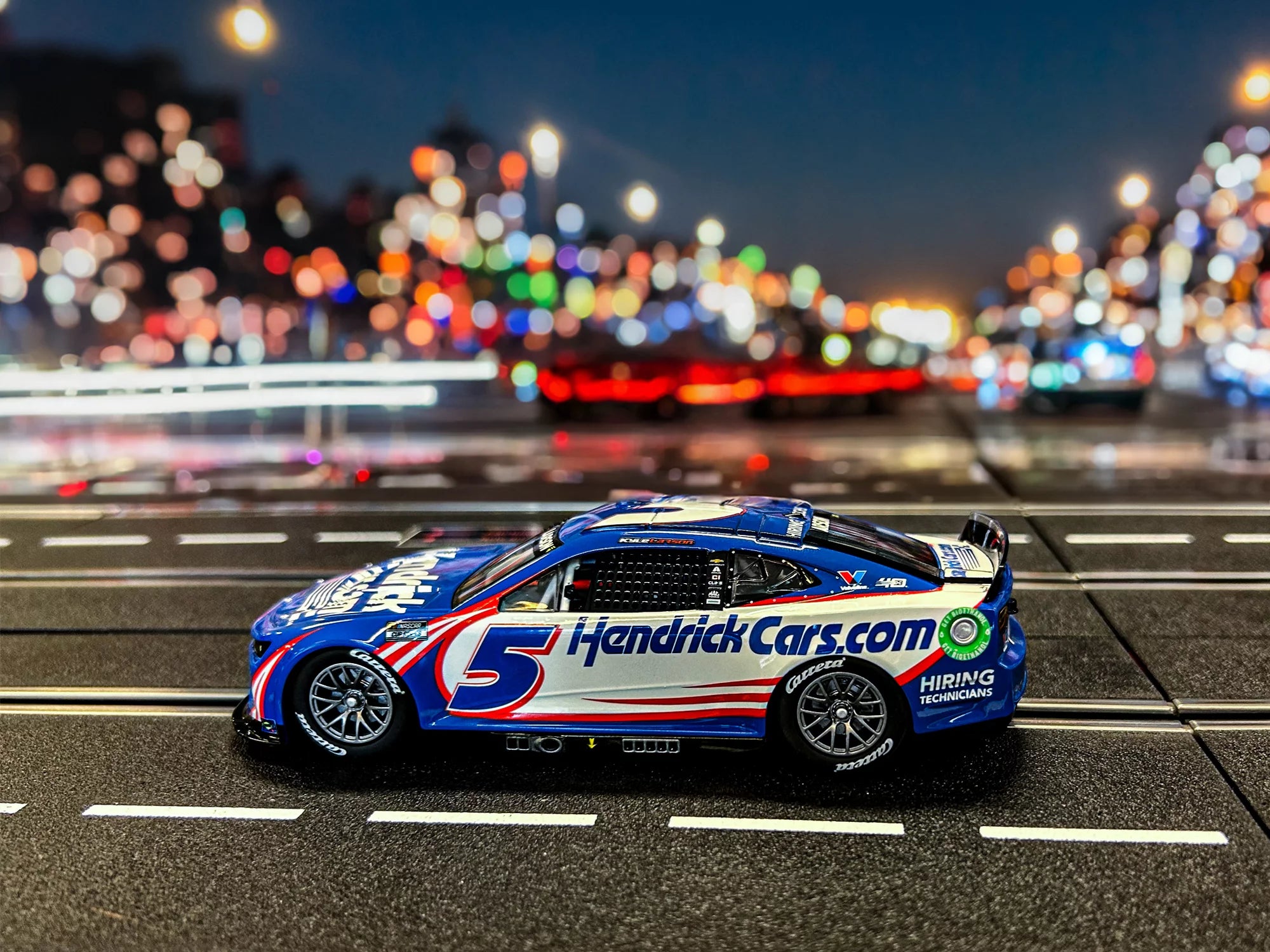 carrera-rc-nascar-camaro-nextgen-zl1-hendrick-no-5-slotcar-1-32-evolution image 3