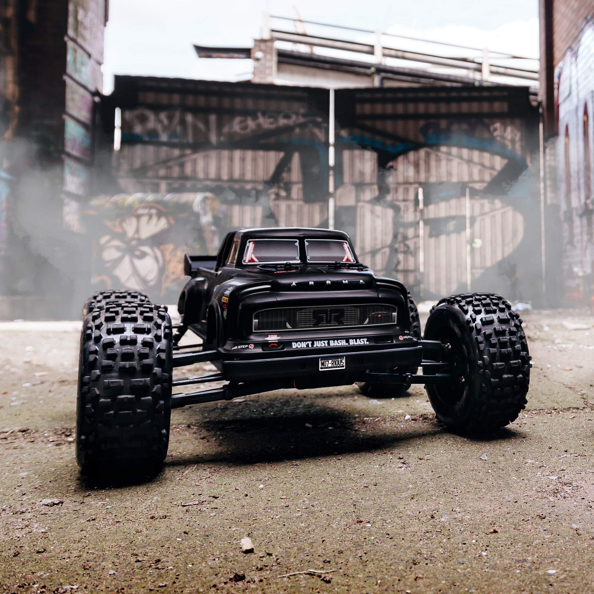 arrma-1-8-notorious-6s-v5-4wd-blx-stunt-truck-rtr-schwarz image 3
