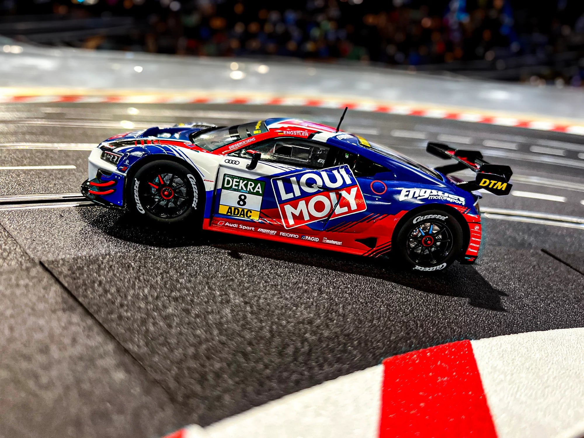 carrera-rc-audi-r8-lms-gt3-evo-ii-engstler-motorsport-no-8-digital-124-slotcar-1 image 2