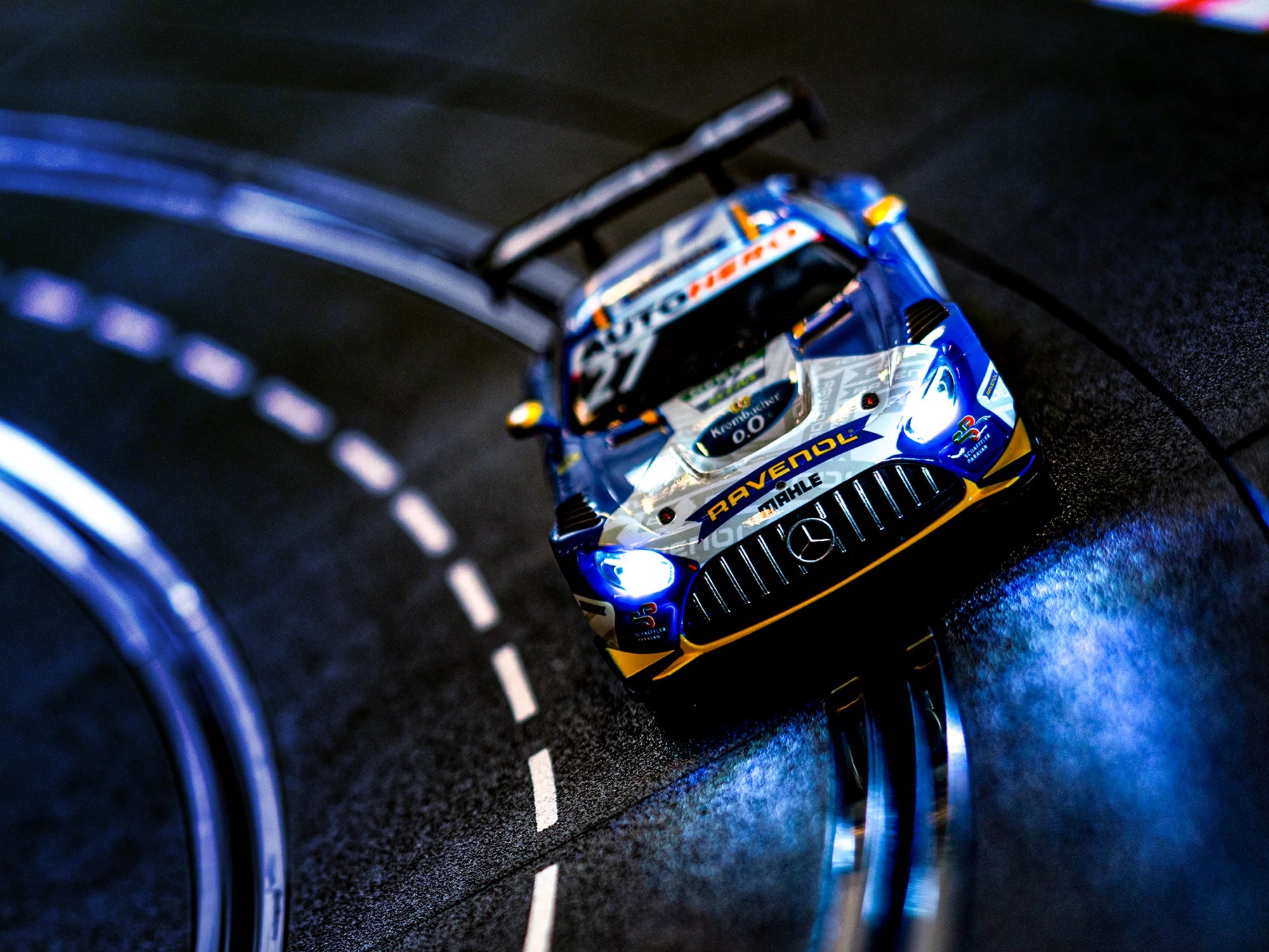 carrera-rc-mercedes-amg-gt3-evo-team-winward-no-27-dtm-2022-digital-132-slotcar- image 2
