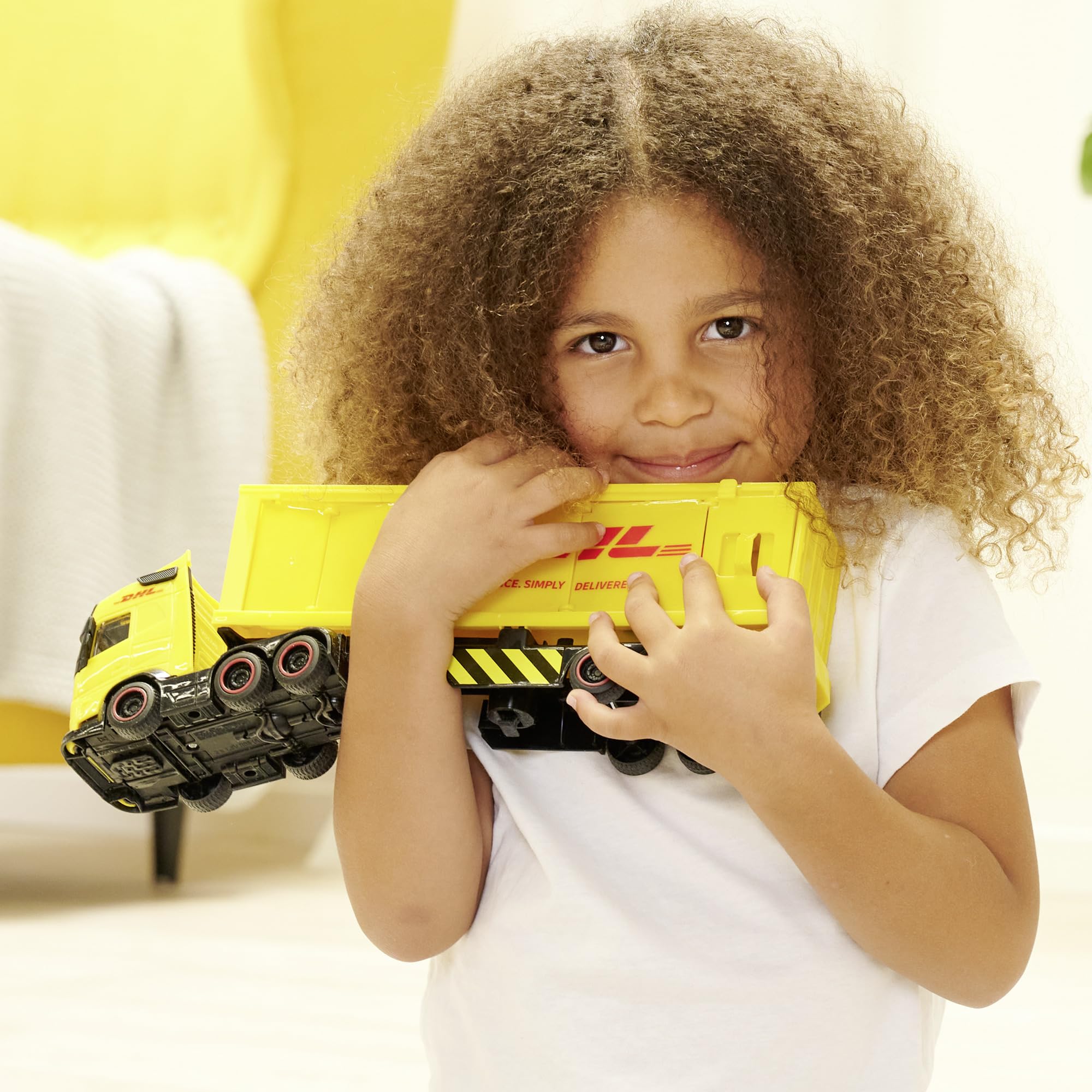 dickie-toys-volvo-dhl-truck-fh16-spielzeug-lkw-35-cm-mit-gabelstapler-licht-und- image 7