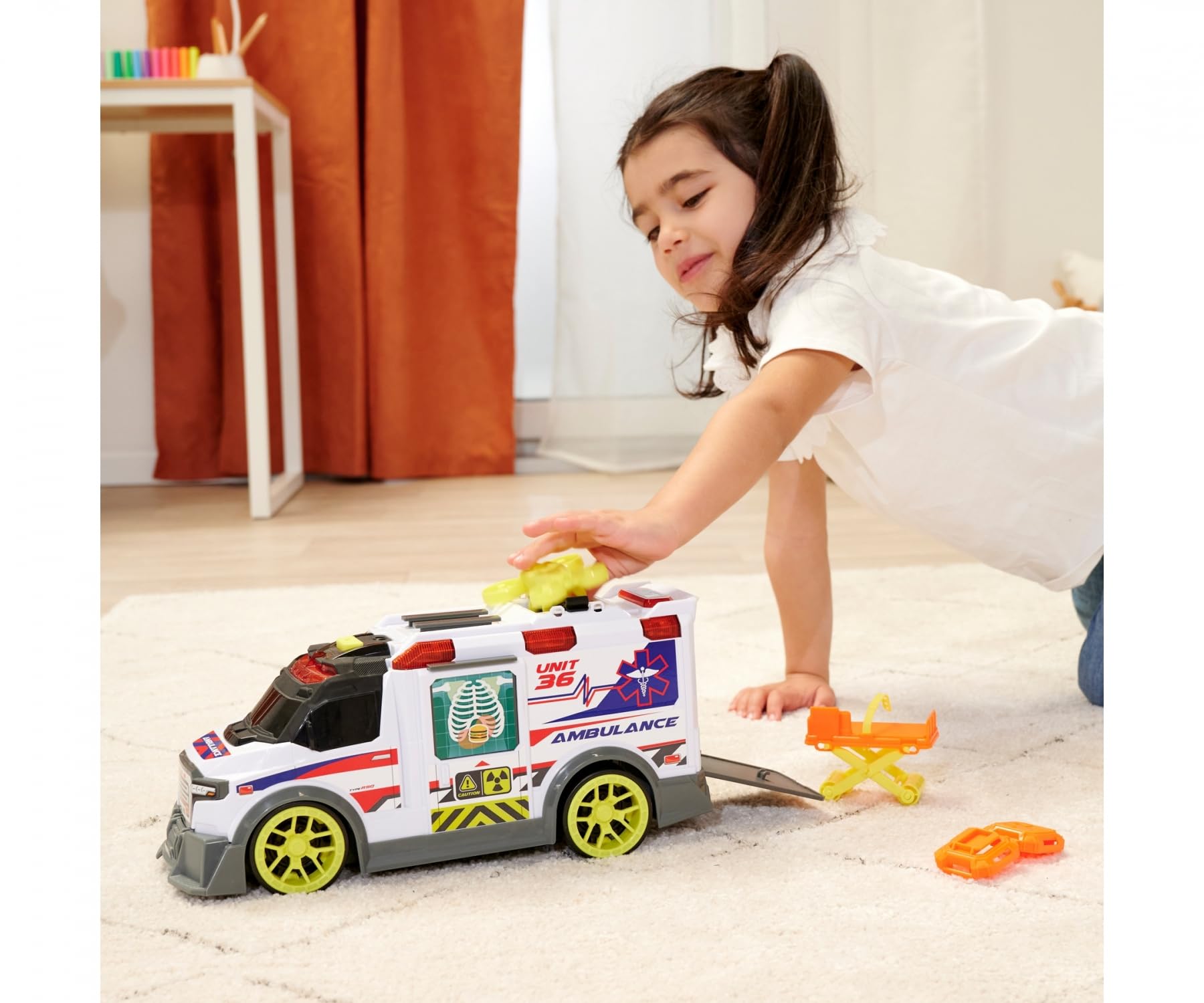dickie-toys-spielzeug-krankenwagen-35-5-cm-mit-drohne-licht-sound image 6