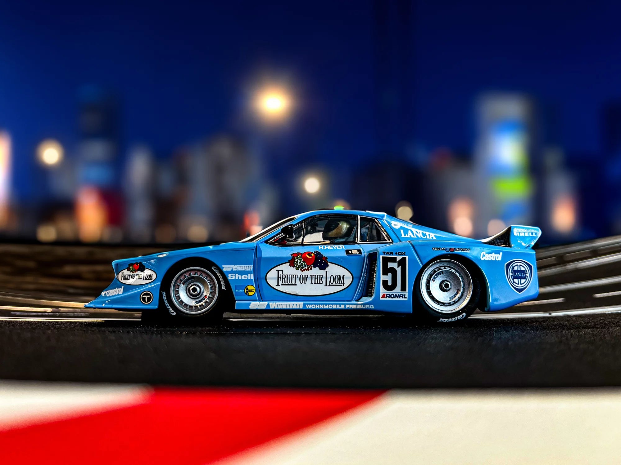 carrera-rc-lancia-beta-montecarlo-turbo-fruit-of-the-loom-no-51-digital-132-1-32 image 3