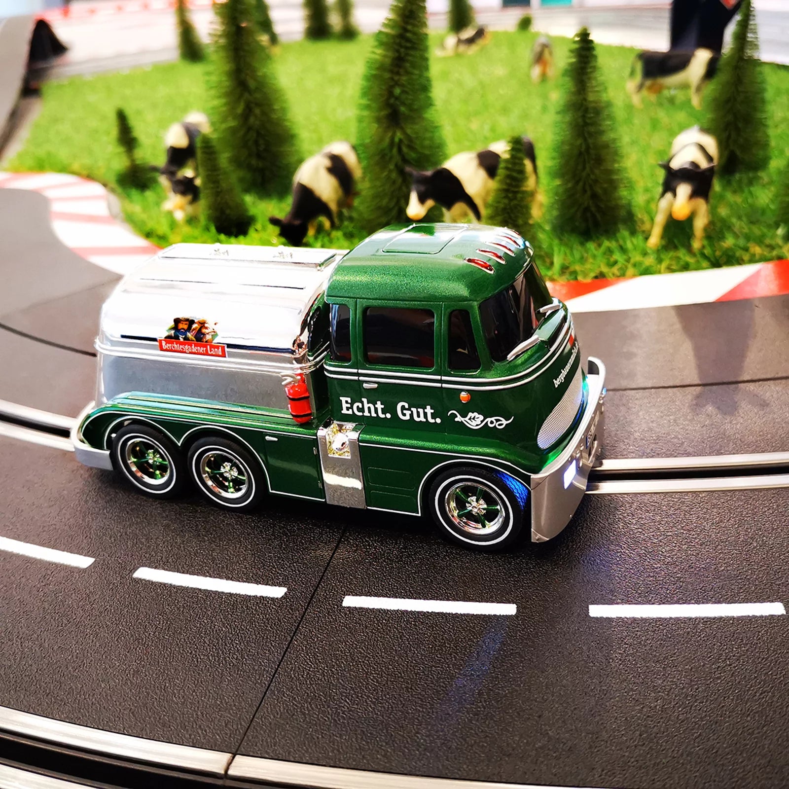 carrera-tanker-berchtesgadener-land-digital-132-slotcar-1-32 image 3