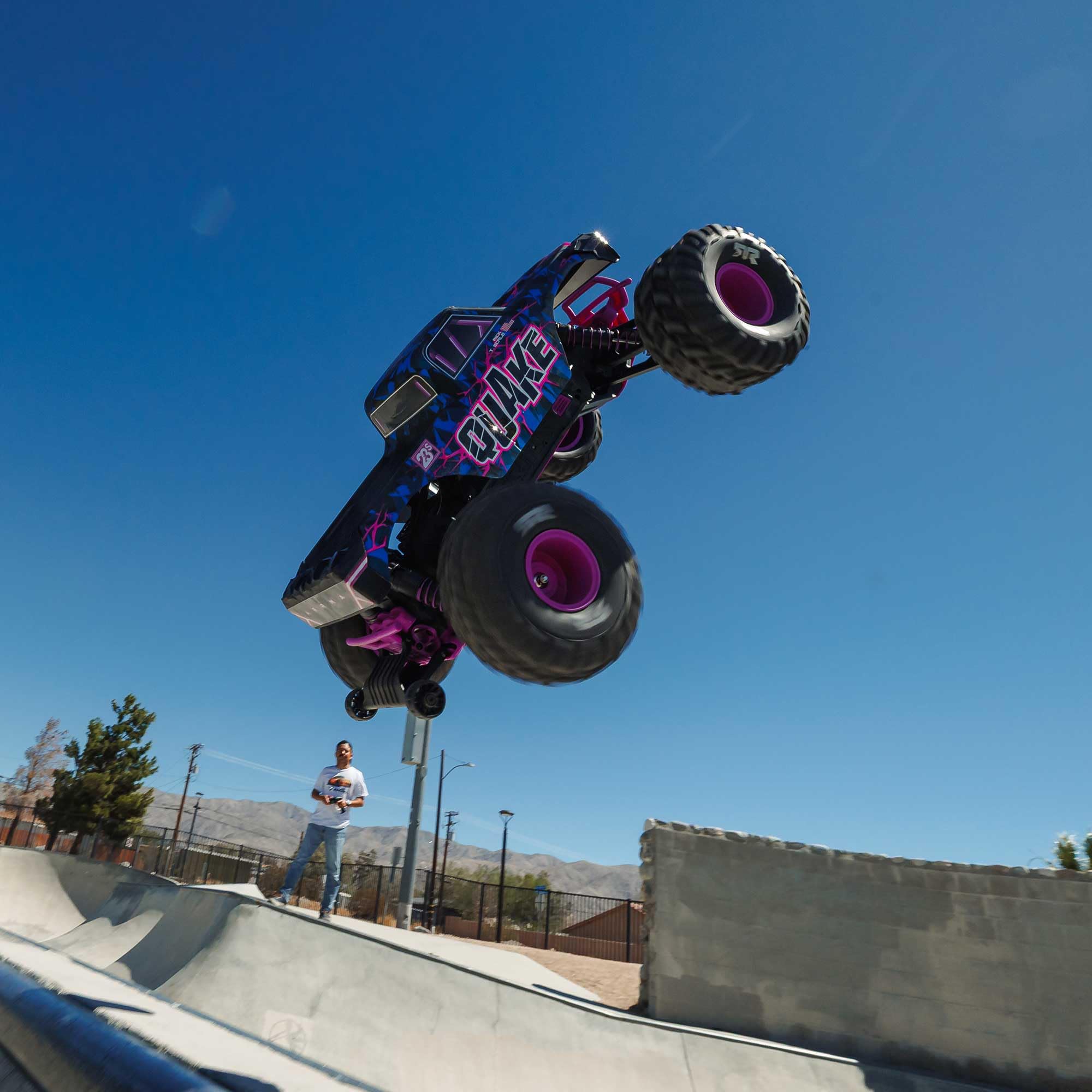 arrma-quake-223s-dsc-2wd-rtr-brushless-monster-truck-1-10-lila image 4