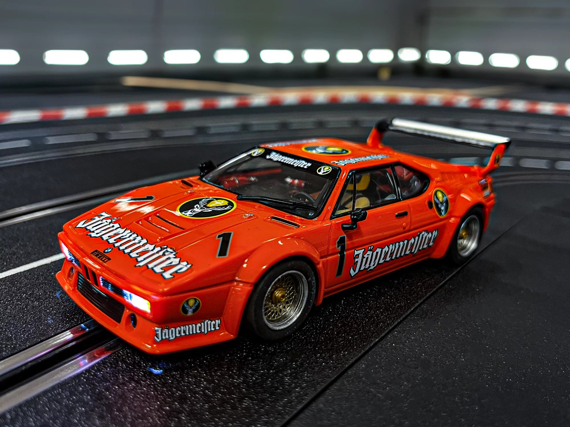 carrera-rc-bmw-m1-procar-j-germeister-racing-team-no-1-slotcar-1-32 image 2