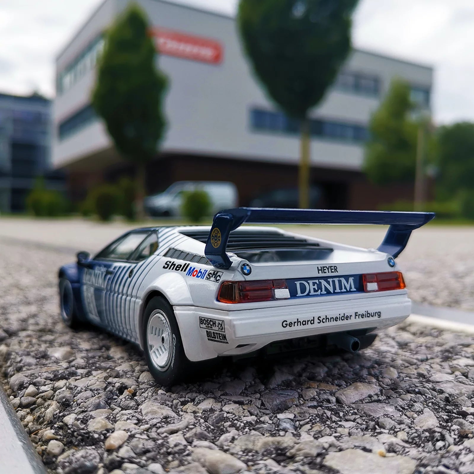 carrera-rc-bmw-m1-procar-denim-no-81-1980-slotcar-digital-132 image 4