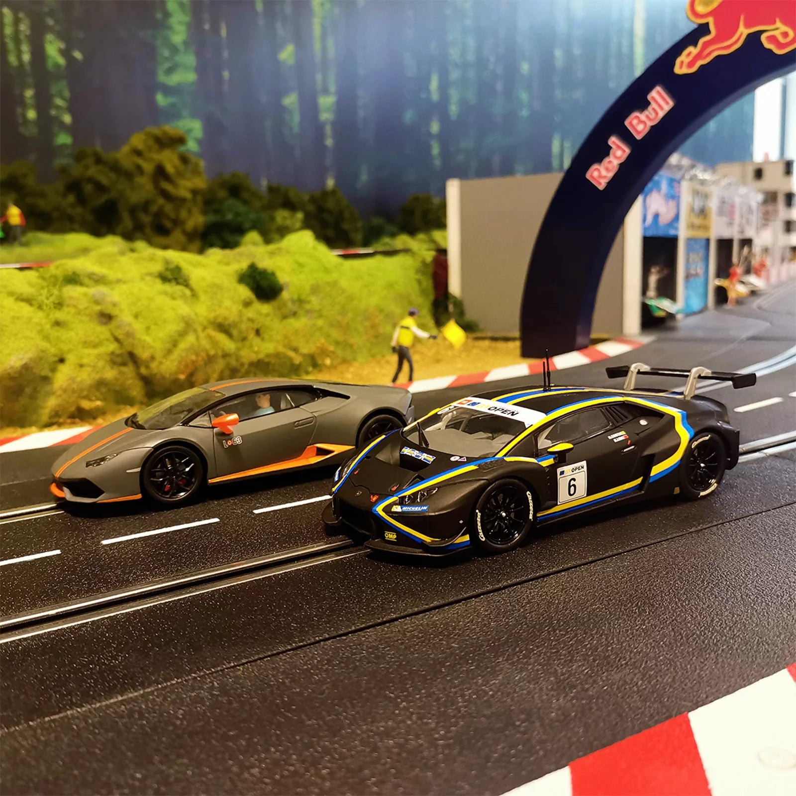 carrera-rc-digital-132-lamborghini-hurac-n-gt3-vincenzo-sospiri-no-6-slotcar image 3