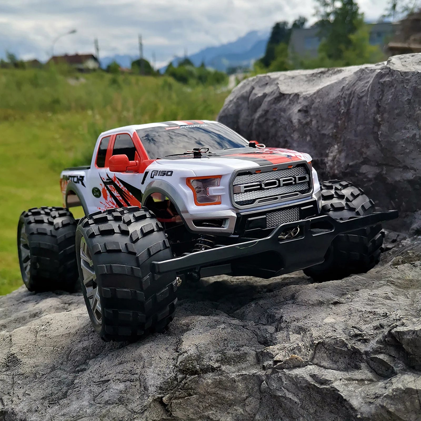 carrera-profi-rc-ford-f-150-raptor-px-2-4ghz-offroad-truck image 4