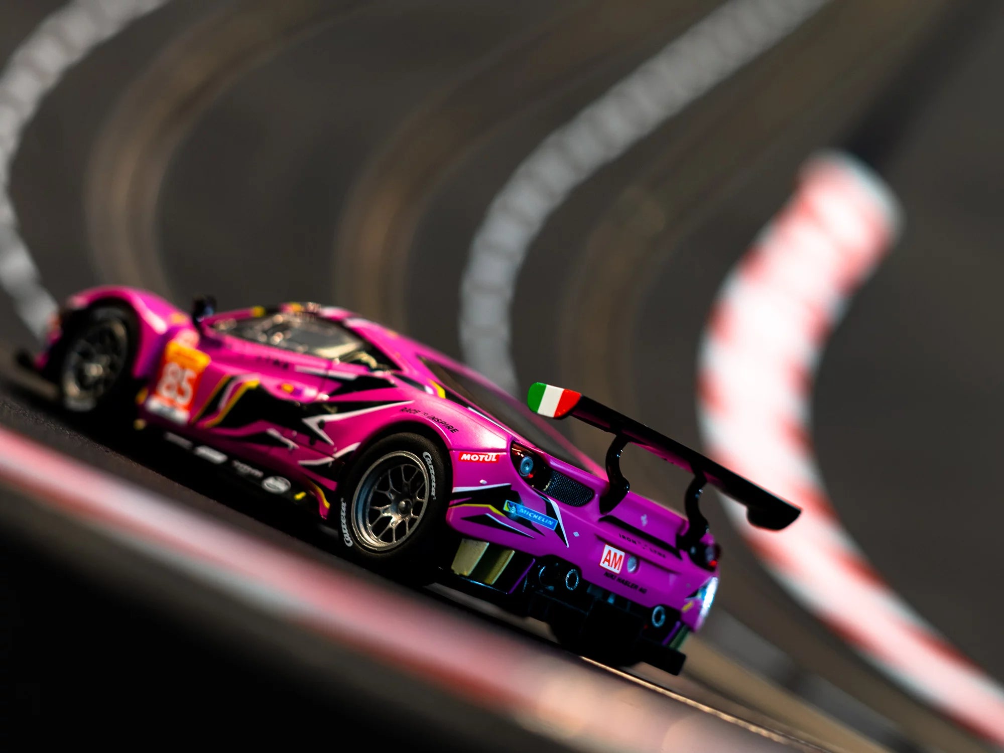 carrera-rc-ferrari-488-gt3-iron-dames-no-85-slotcar-digital-132-1-32 image 3