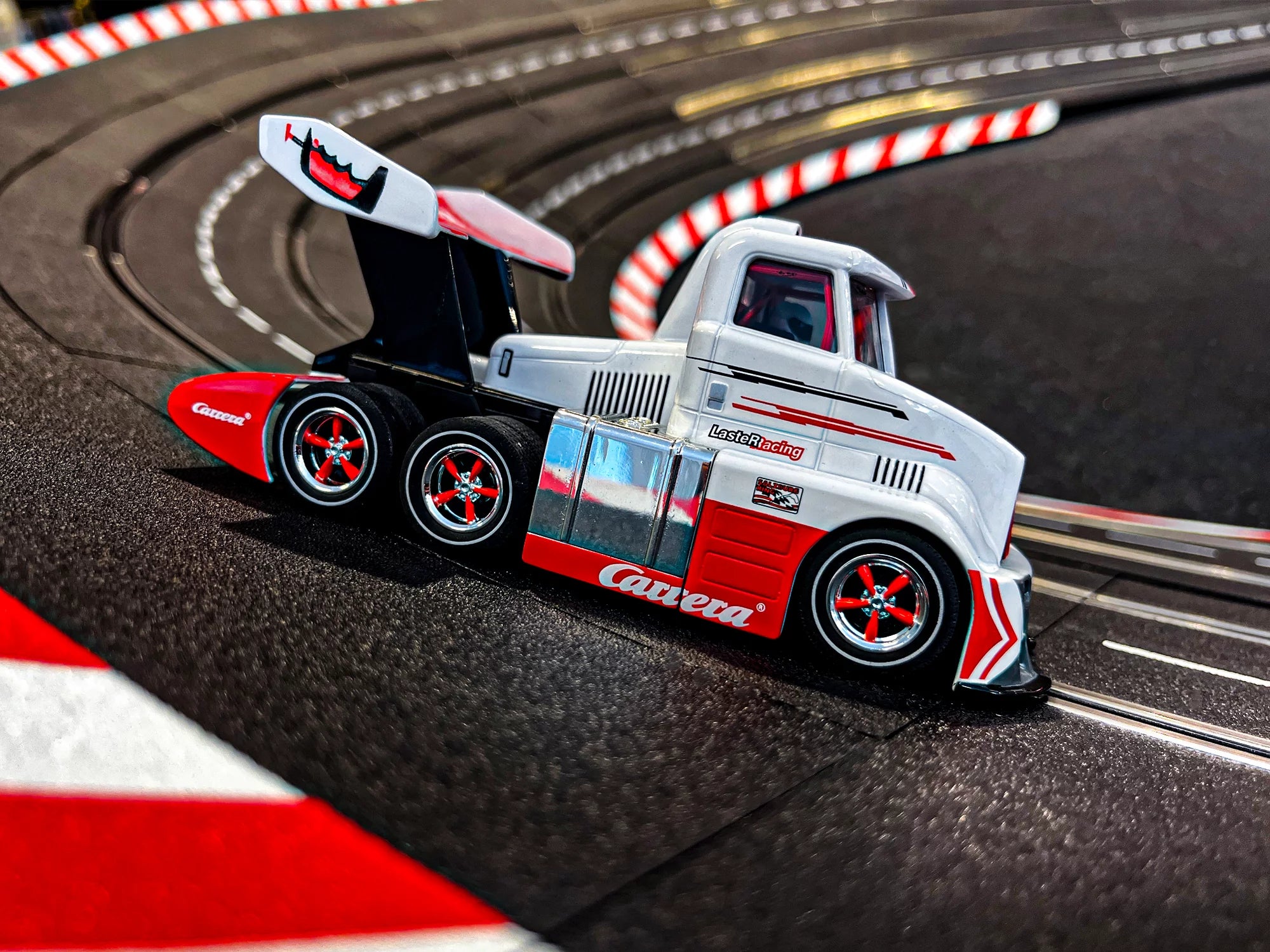 carrera-digital-132-racetruck-conventional-carrera-race-taxi-1-32 image 2