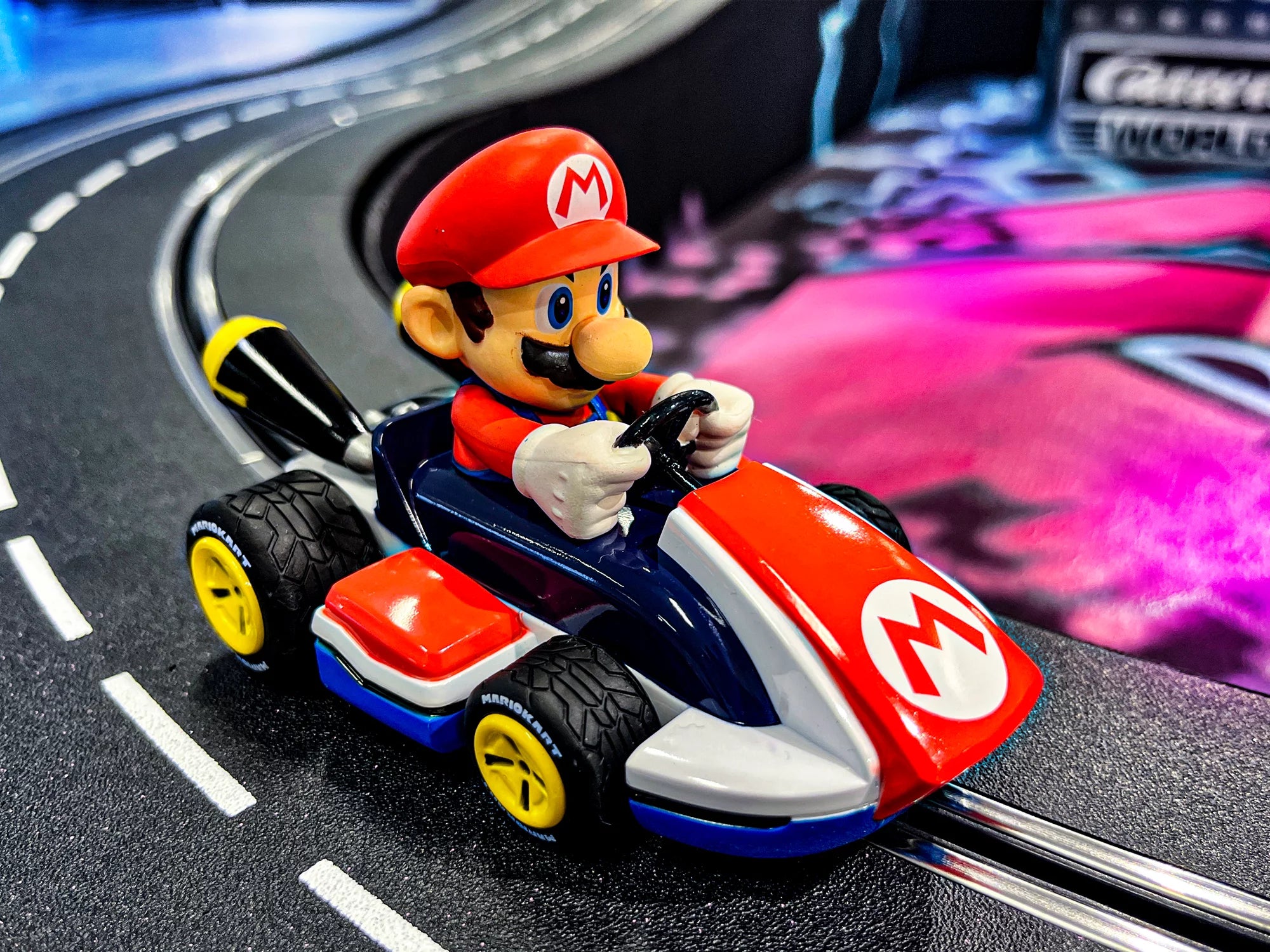 carrera-rc-mario-kart-mario-digital-132-slotcar-1-32 image 2