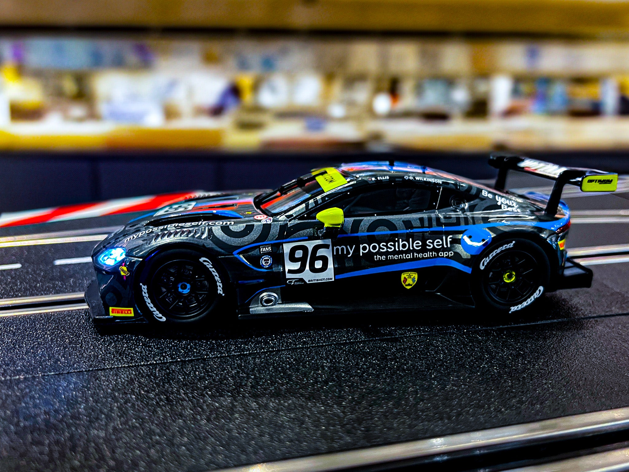 carrera-rc-aston-martin-vantage-gte-optimum-motorsport-slotcar-carrera-digital-1 image 6