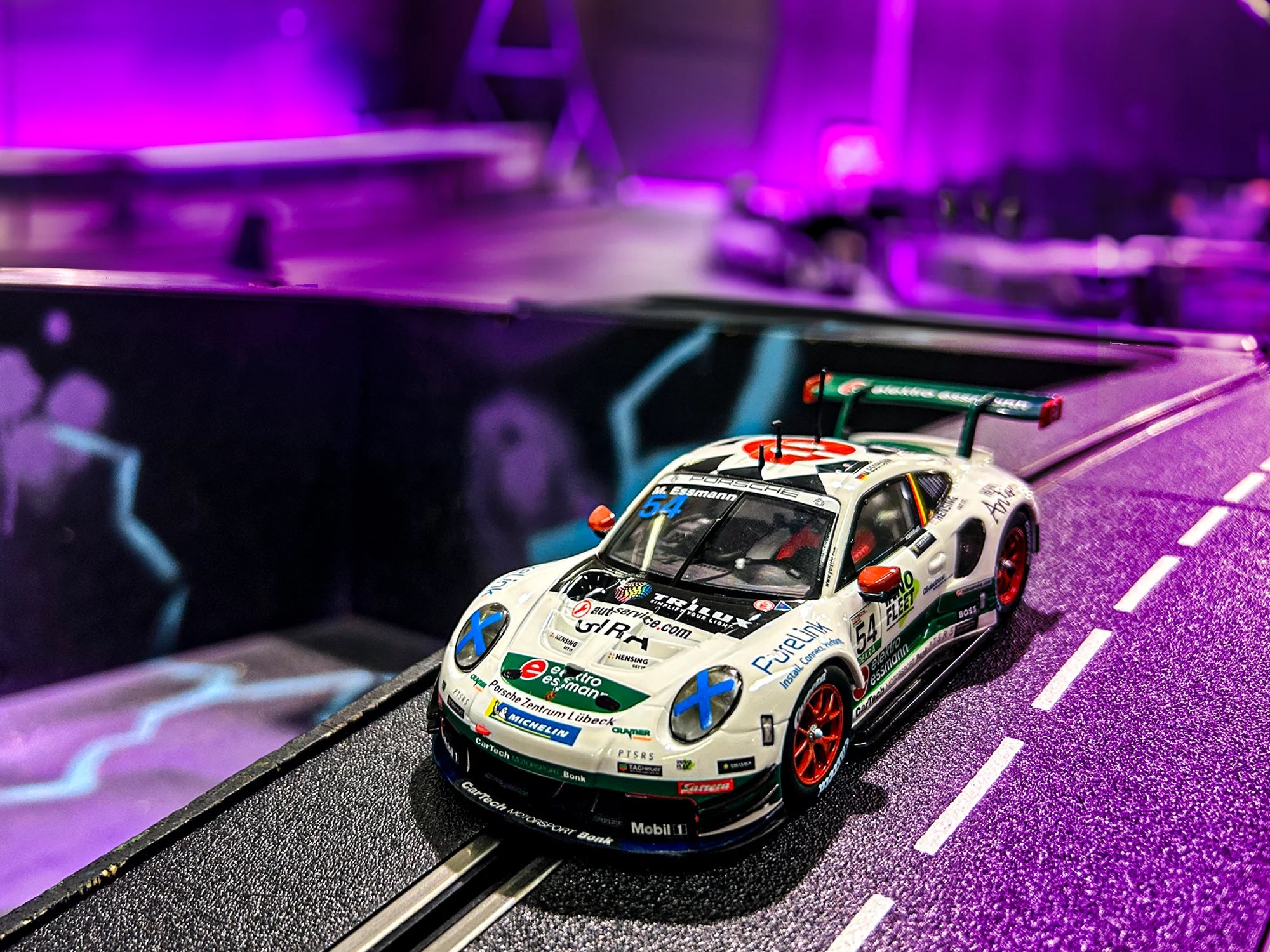carrera-rc-porsche-911-cartech-motorsport-bonk-no-54-digital-132-slotcar image 2