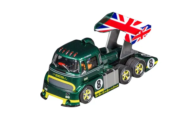 carrera-rc-racetruck-cabover-british-racing-green-no-8-digital-132-auto image 1