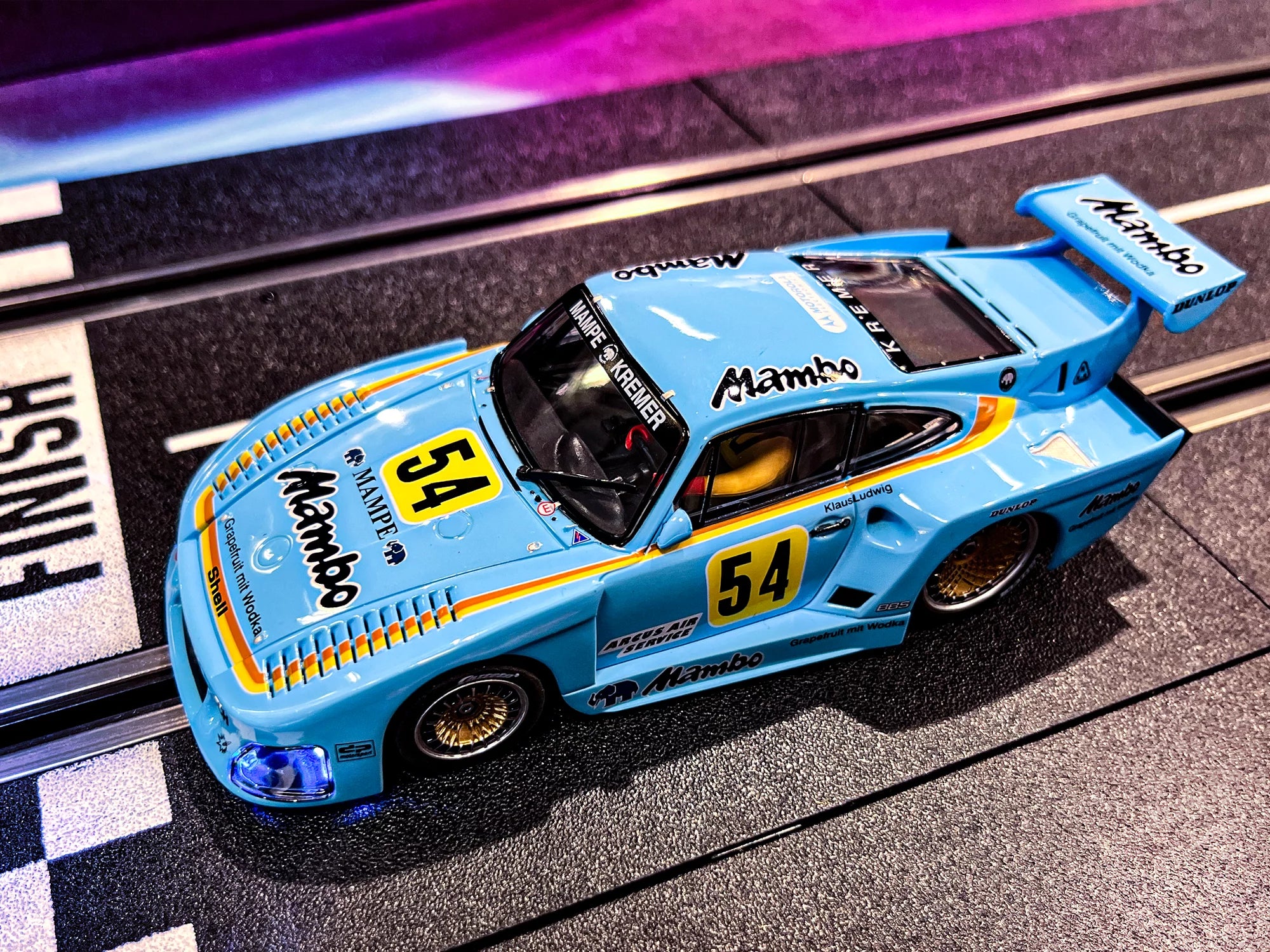 carrera-rc-porsche-kremer-935-k3-no-54-slotcar-carrera-digital-132 image 2