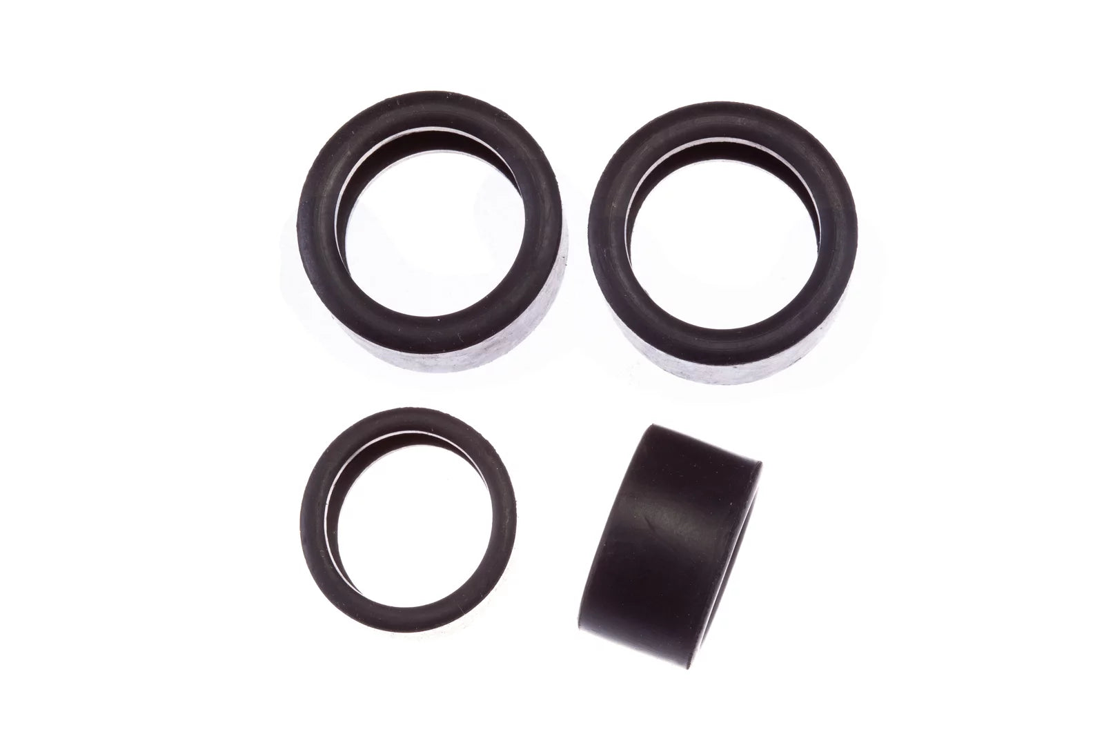 carrera-digital-124-reifen-f-r-23858-23859-23869-u-a-ersatzreifen-set image 1