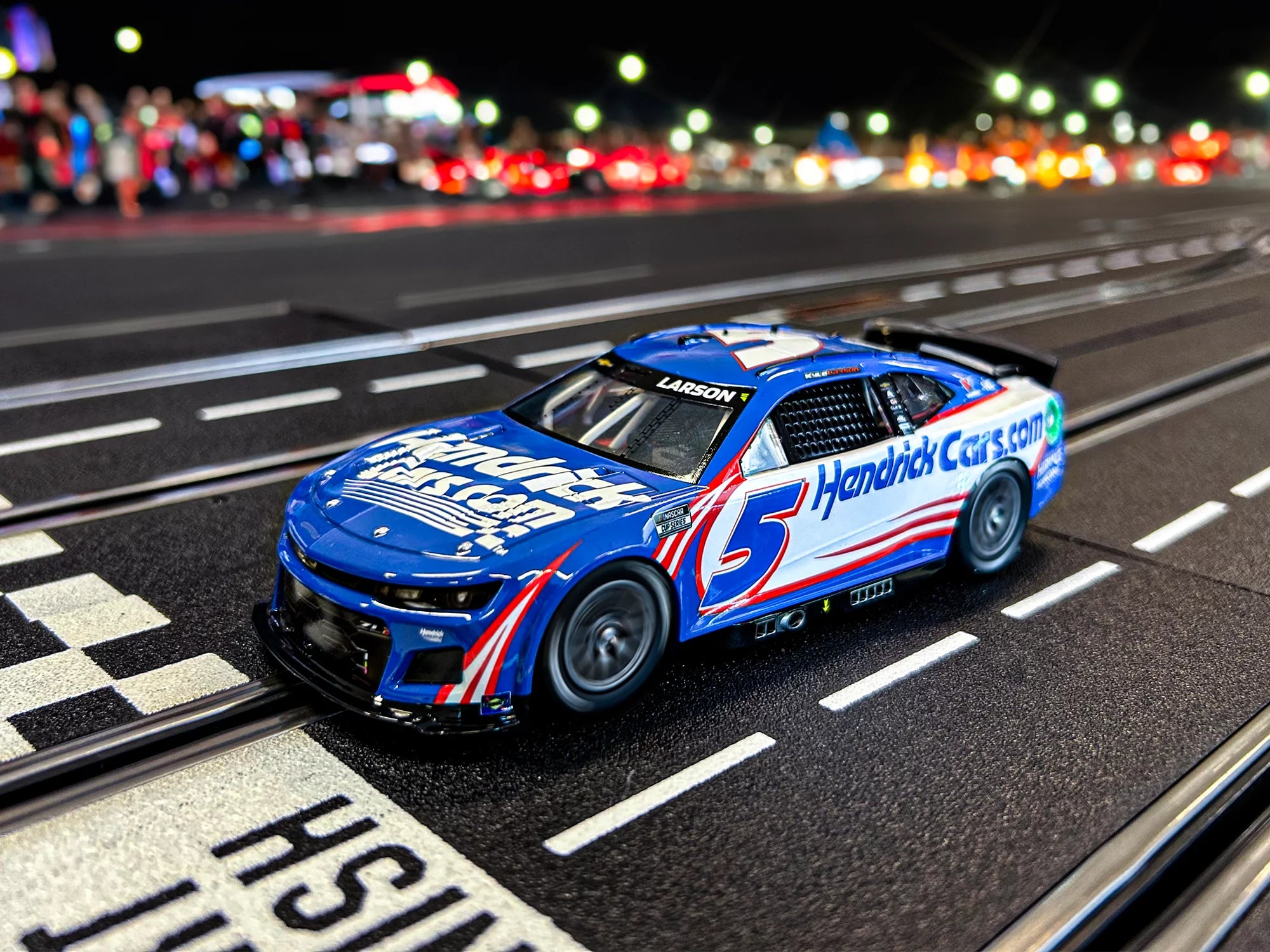 carrera-rc-nascar-camaro-nextgen-zl1-hendrick-motorsports-larson-no-5-slotcar-di image 2