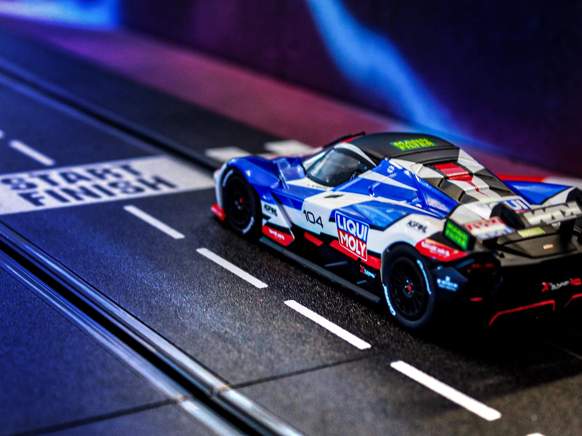 carrera-rc-ktm-x-bow-gtx-liqui-moly-no-104-digital-132-slotcar-1-32 image 4
