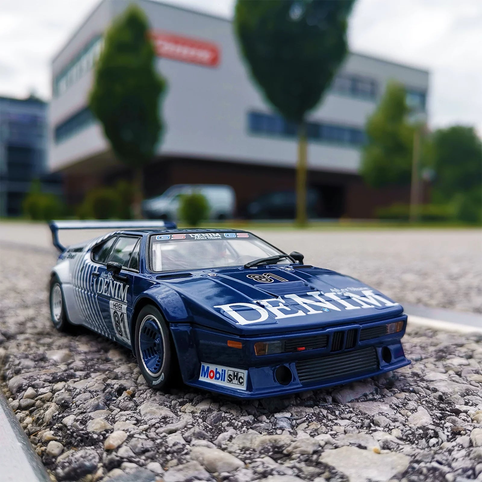 carrera-rc-bmw-m1-procar-denim-no-81-1980-slotcar image 3