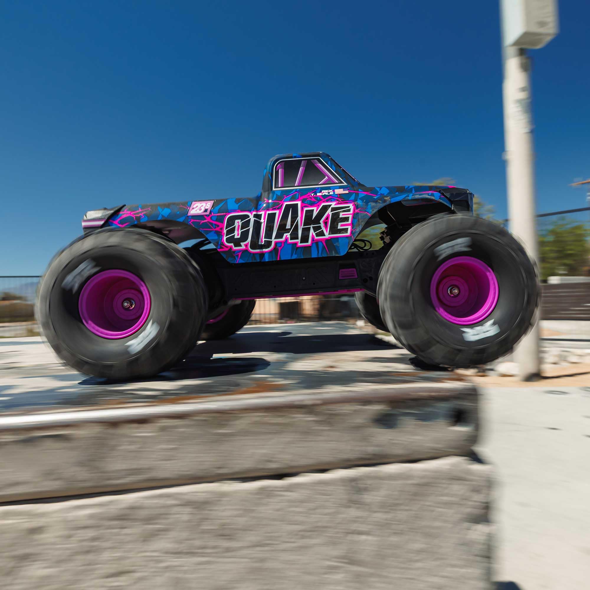 arrma-quake-223s-dsc-2wd-rtr-brushless-monster-truck-1-10-lila image 3