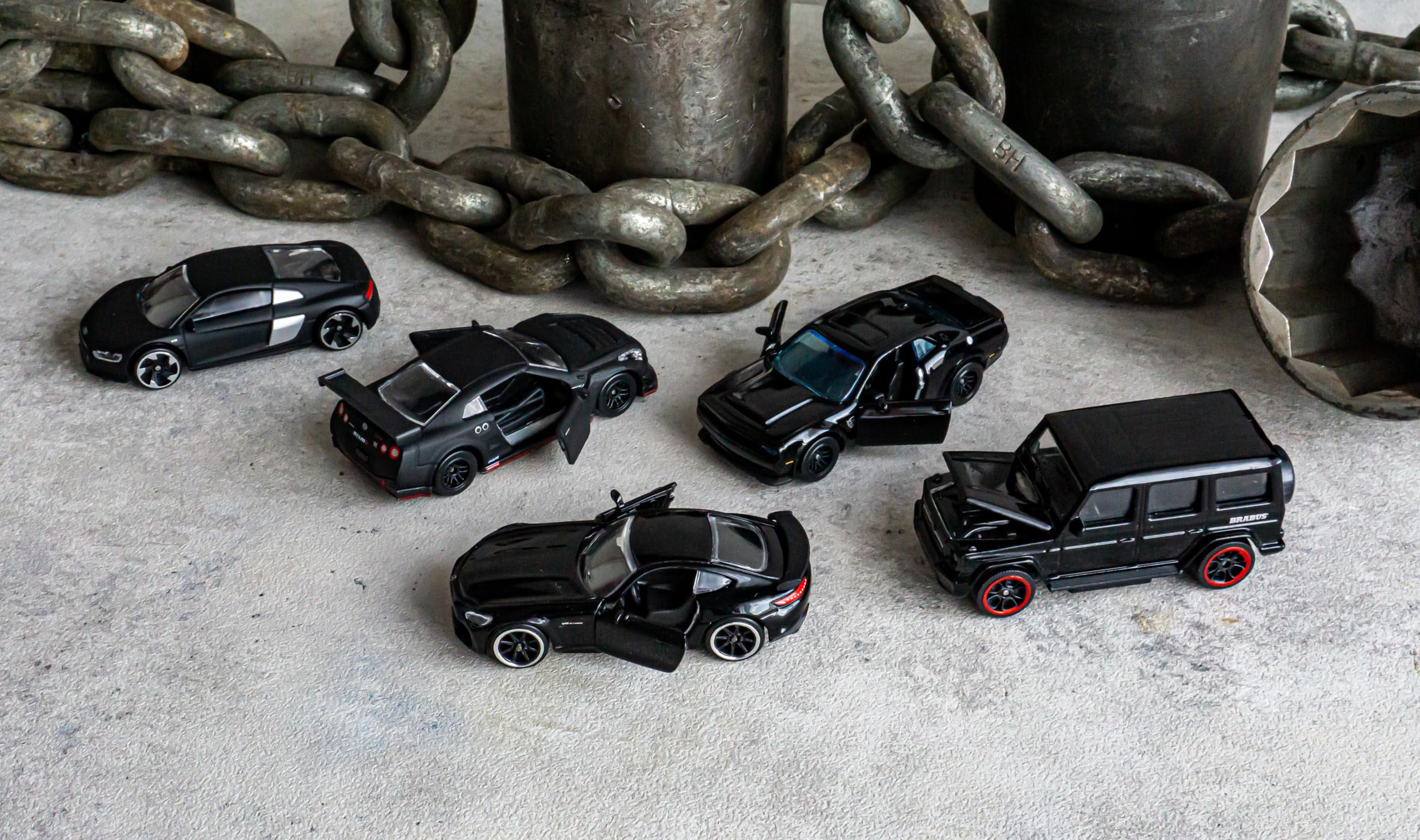 majorette-black-edition-5er-set-die-cast-autos-7-5-cm-schwarz image 4