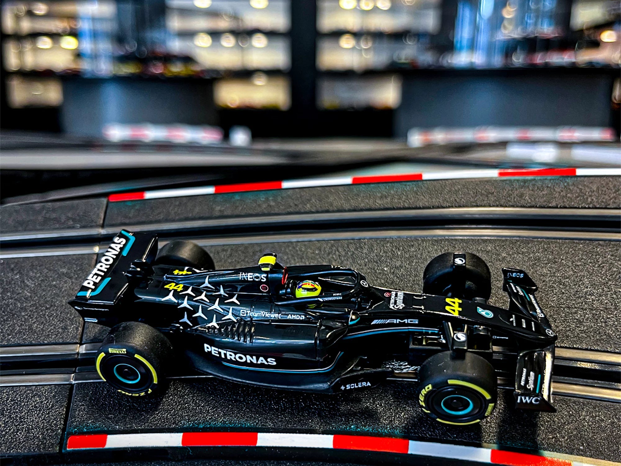carrera-go-mercedes-amg-f1-w14-e-performance-l-hamilton-no-44 image 2