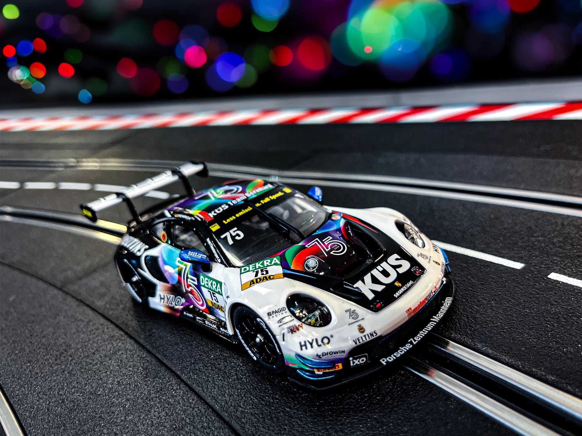 carrera-rc-porsche-911-gt3-r-team-bernhard-no-75-dtm-2023-digital-132-slotcar image 3