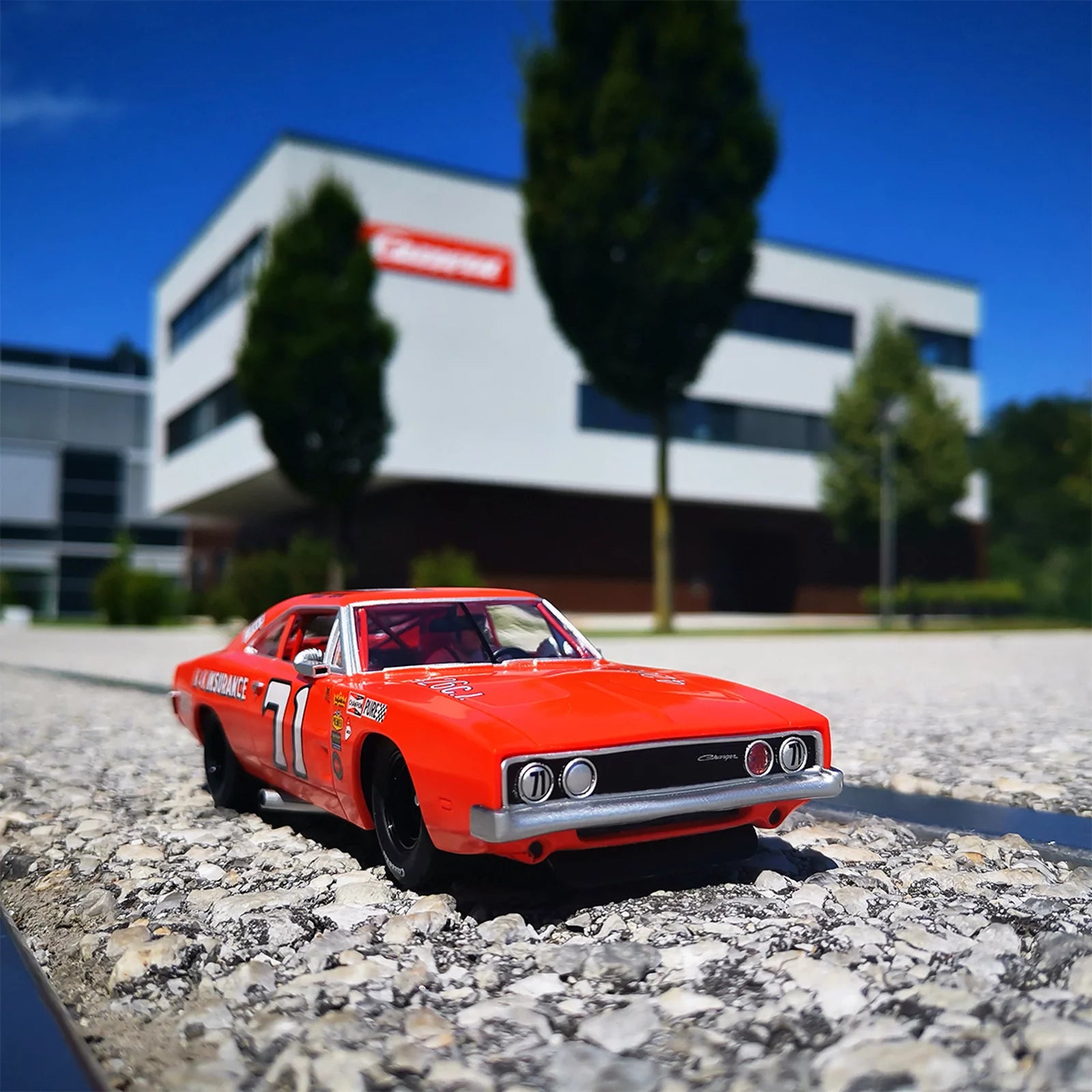 carrera-digital-132-dodge-charger-500-no-71-1-24 image 2