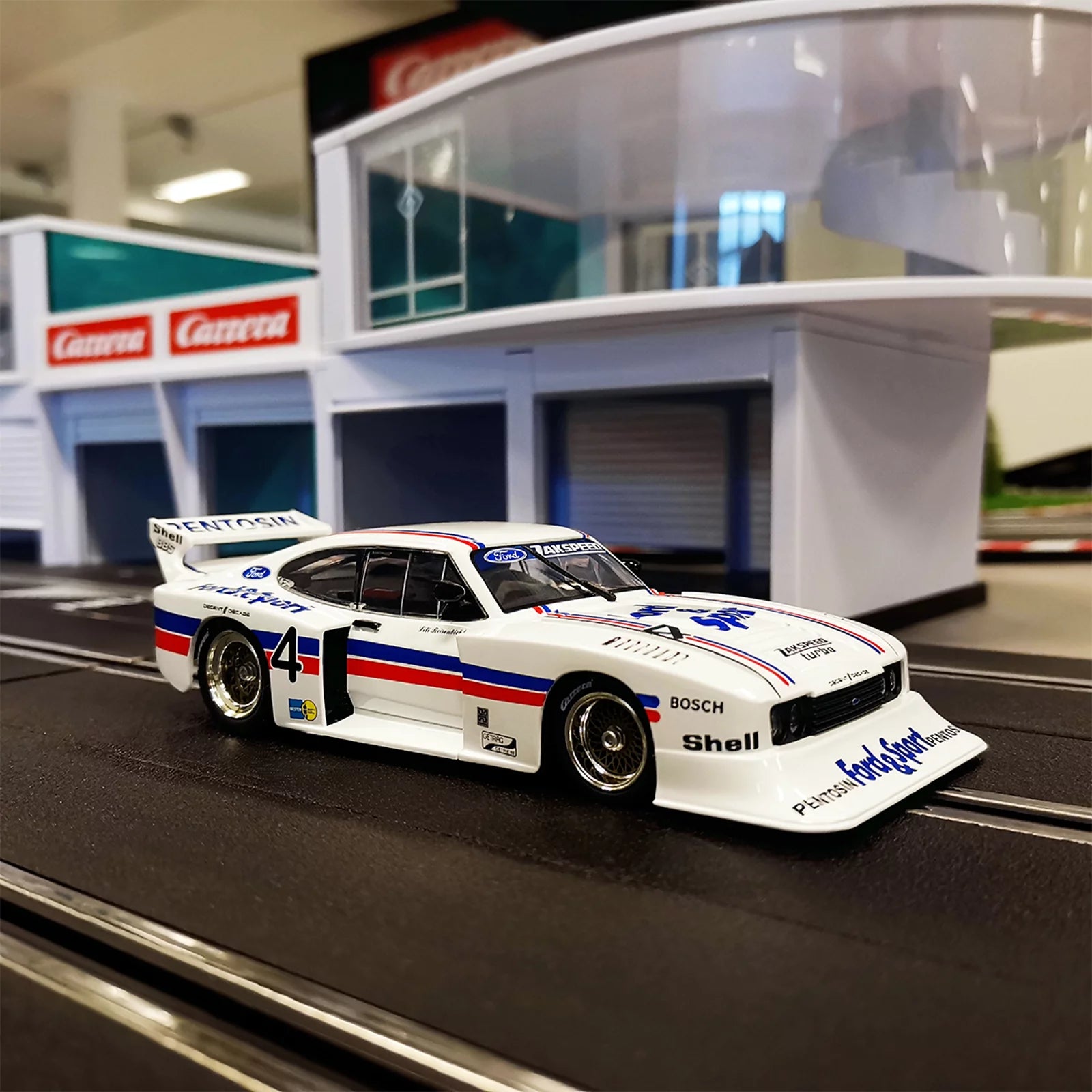 carrera-ford-capri-zakspeed-turbo-lili-reisenbichler-no-4-evolution image 3