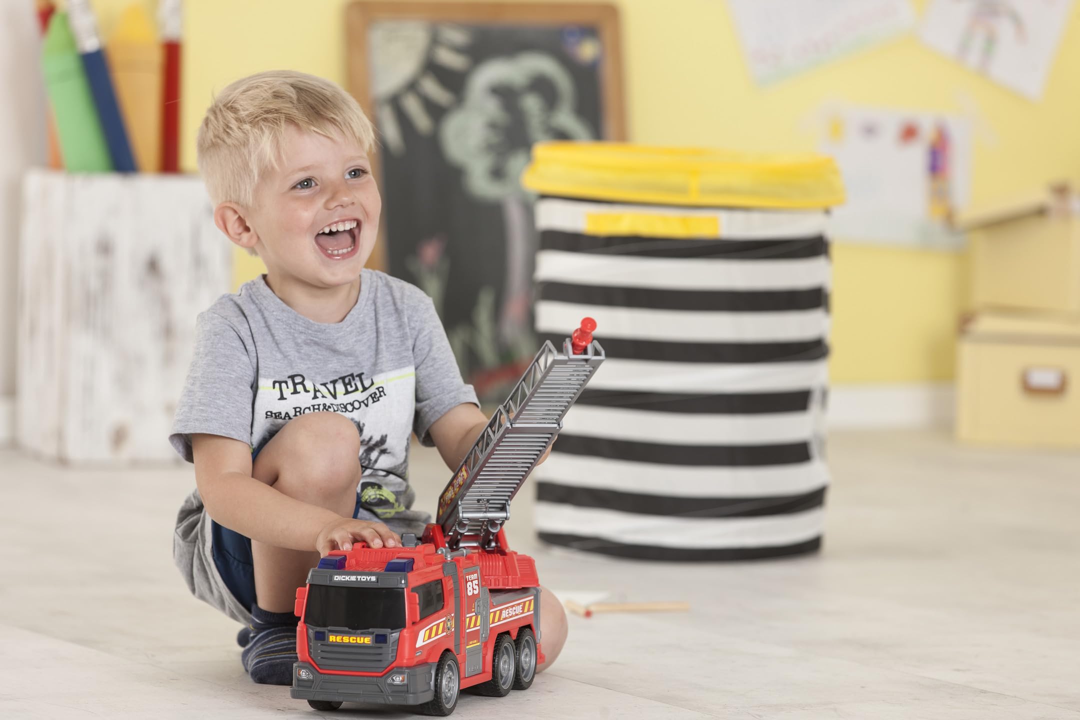 dickie-toys-fire-fighter-feuerwehrauto-mit-wasserspritze-36-cm image 4