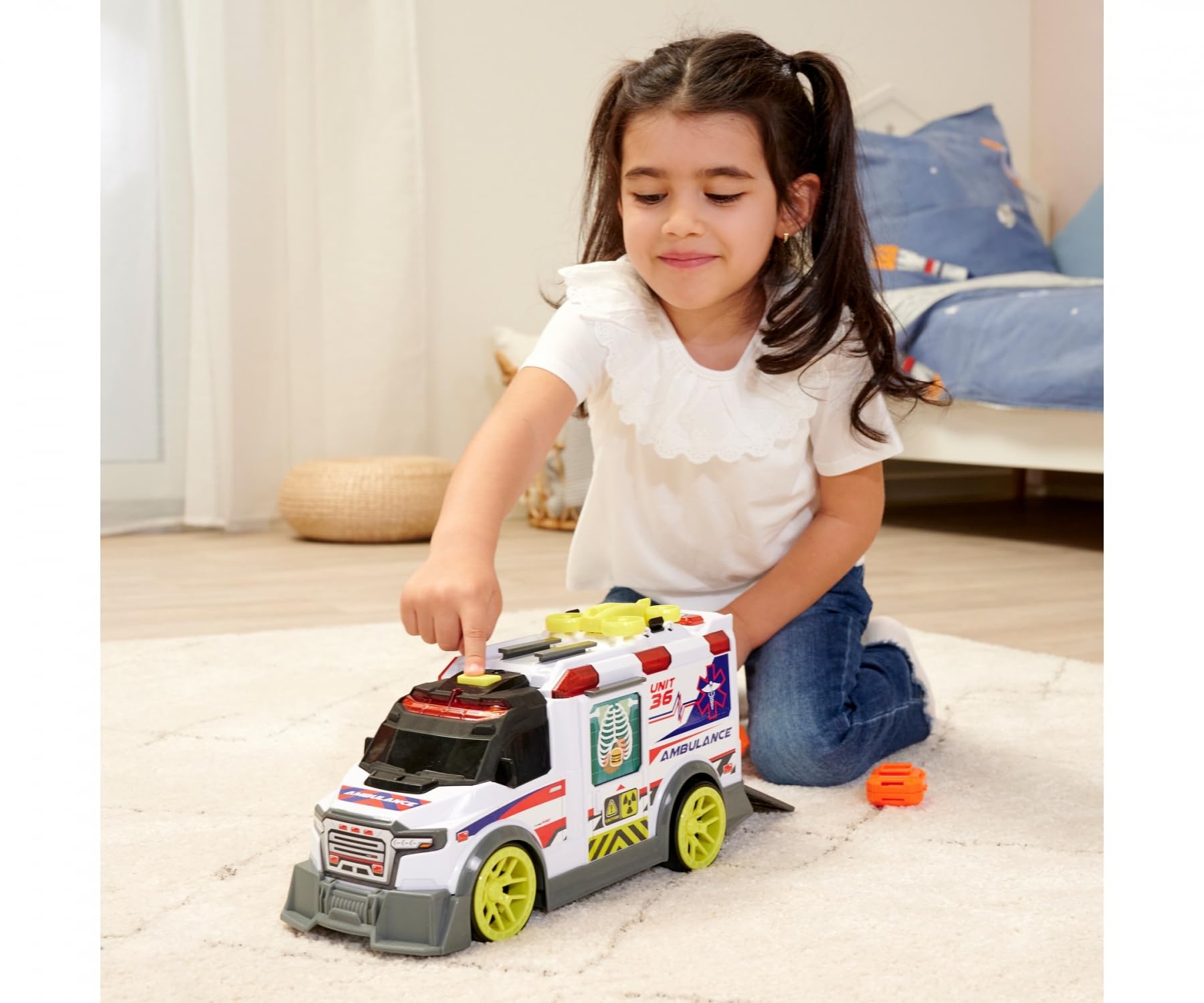 dickie-toys-spielzeug-krankenwagen-35-5-cm-mit-drohne-licht-sound image 7