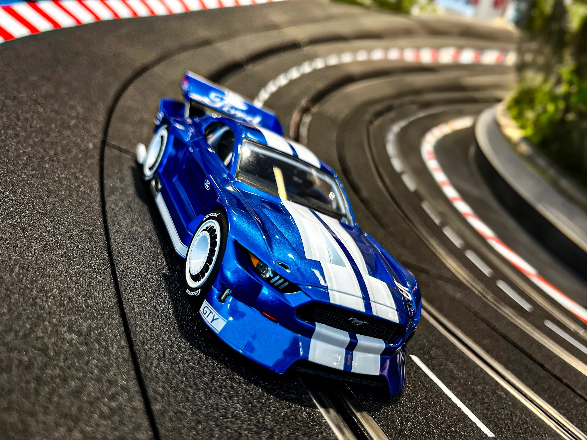 carrera-digital-132-ford-mustang-gty-no-5-slotcar-1-32 image 5