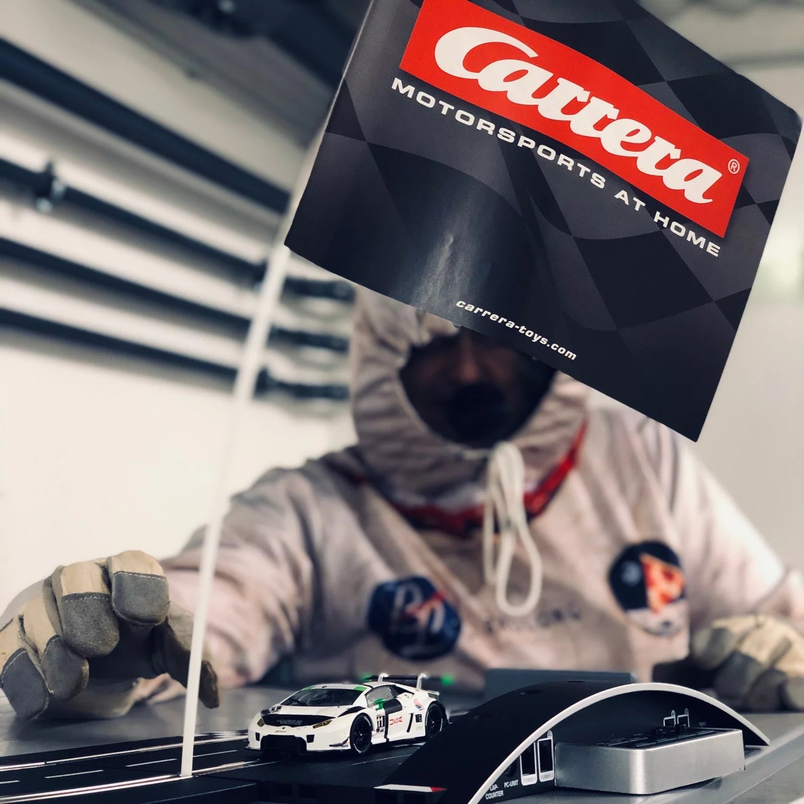 carrera-rc-lamborghini-hurac-n-magnus-racing-no-11-carrera-digital-132-slotcar image 3