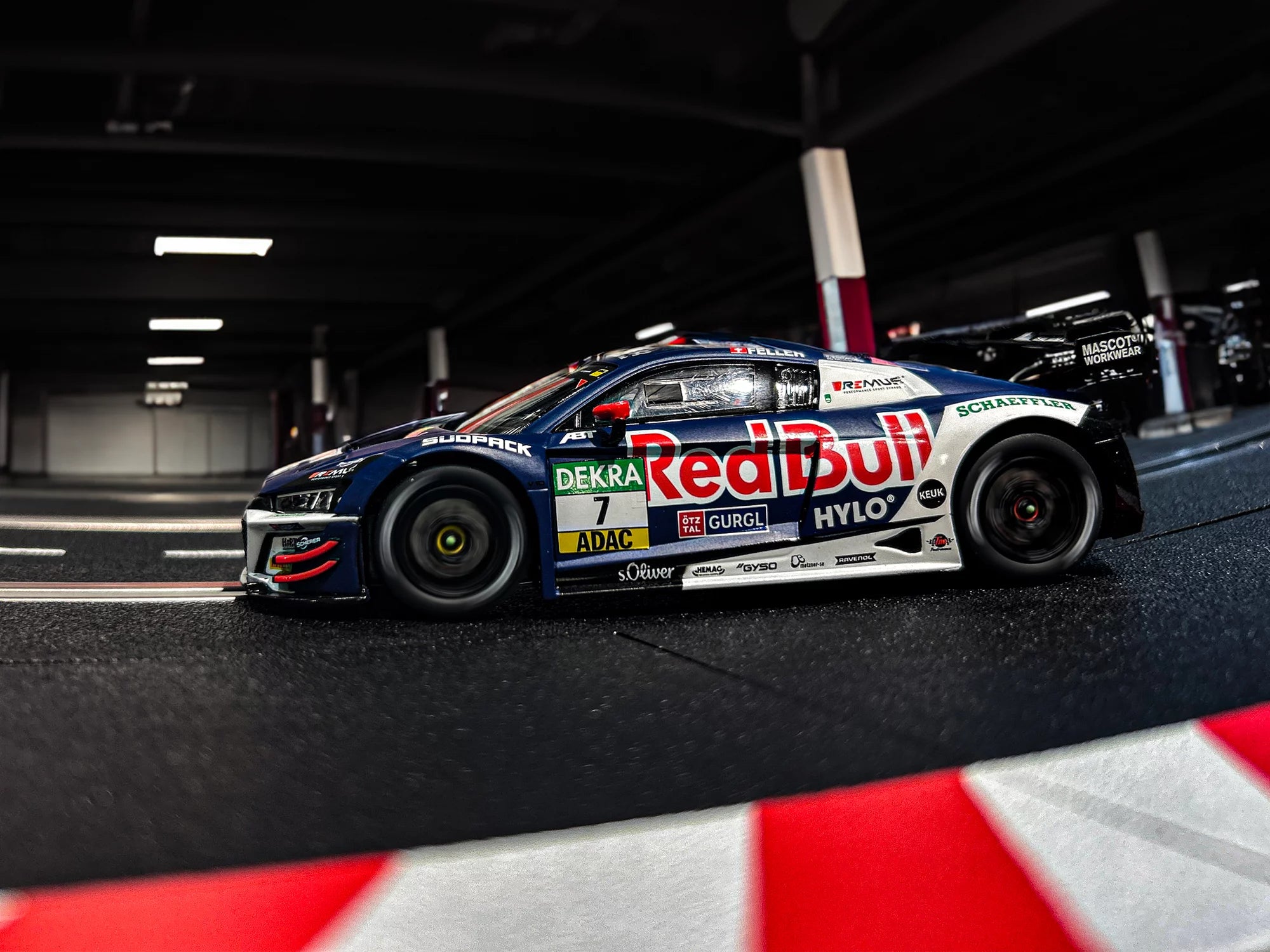 carrera-digital-132-audi-r8-lms-gt3-evo-ii-abt-sportsline-red-bull-no-7-dtm-2024 image 3