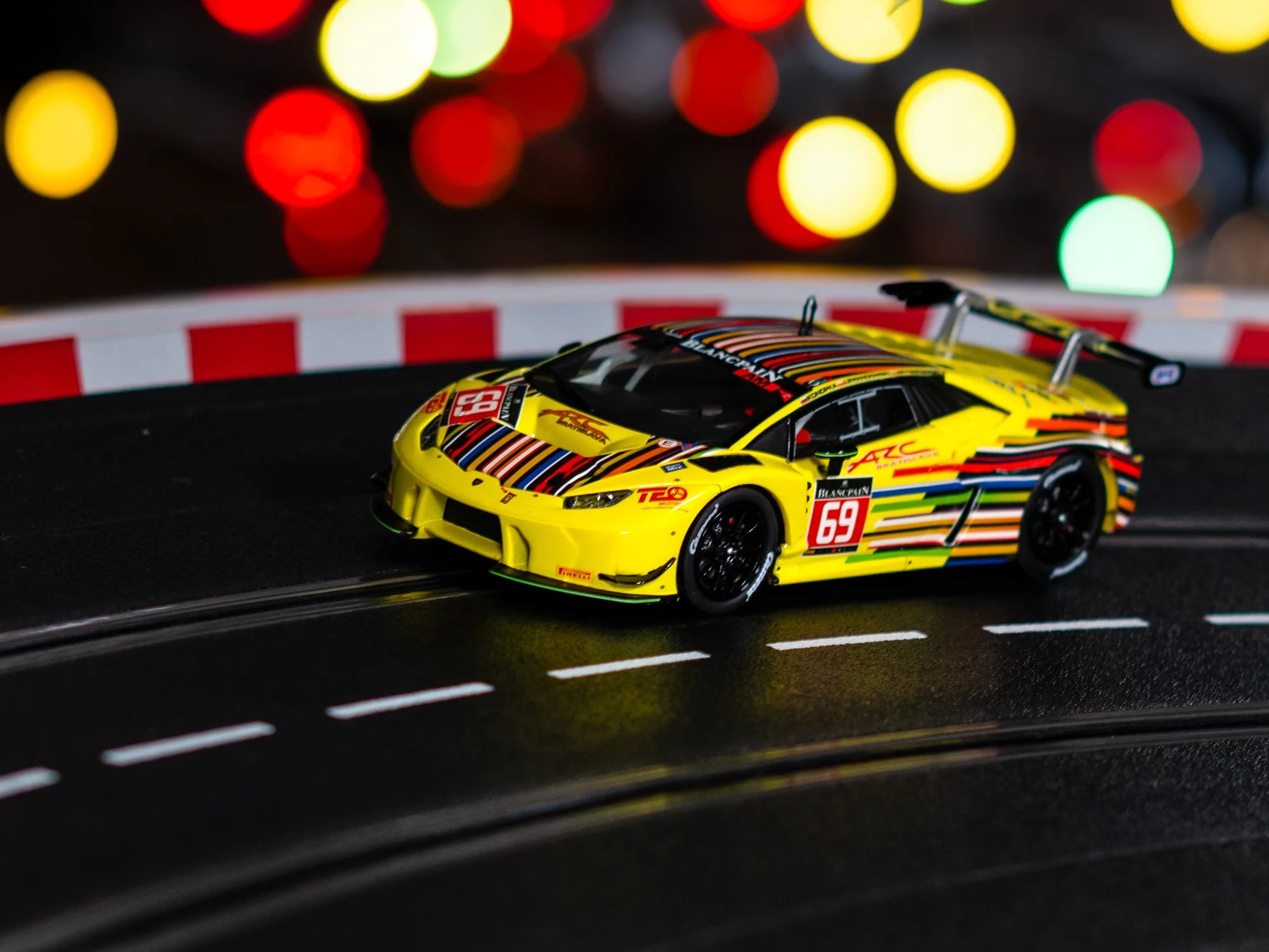 carrera-rc-lamborghini-hurac-n-gt3-arc-bratislava-no-69-slotcar-digital-132-1-32 image 2
