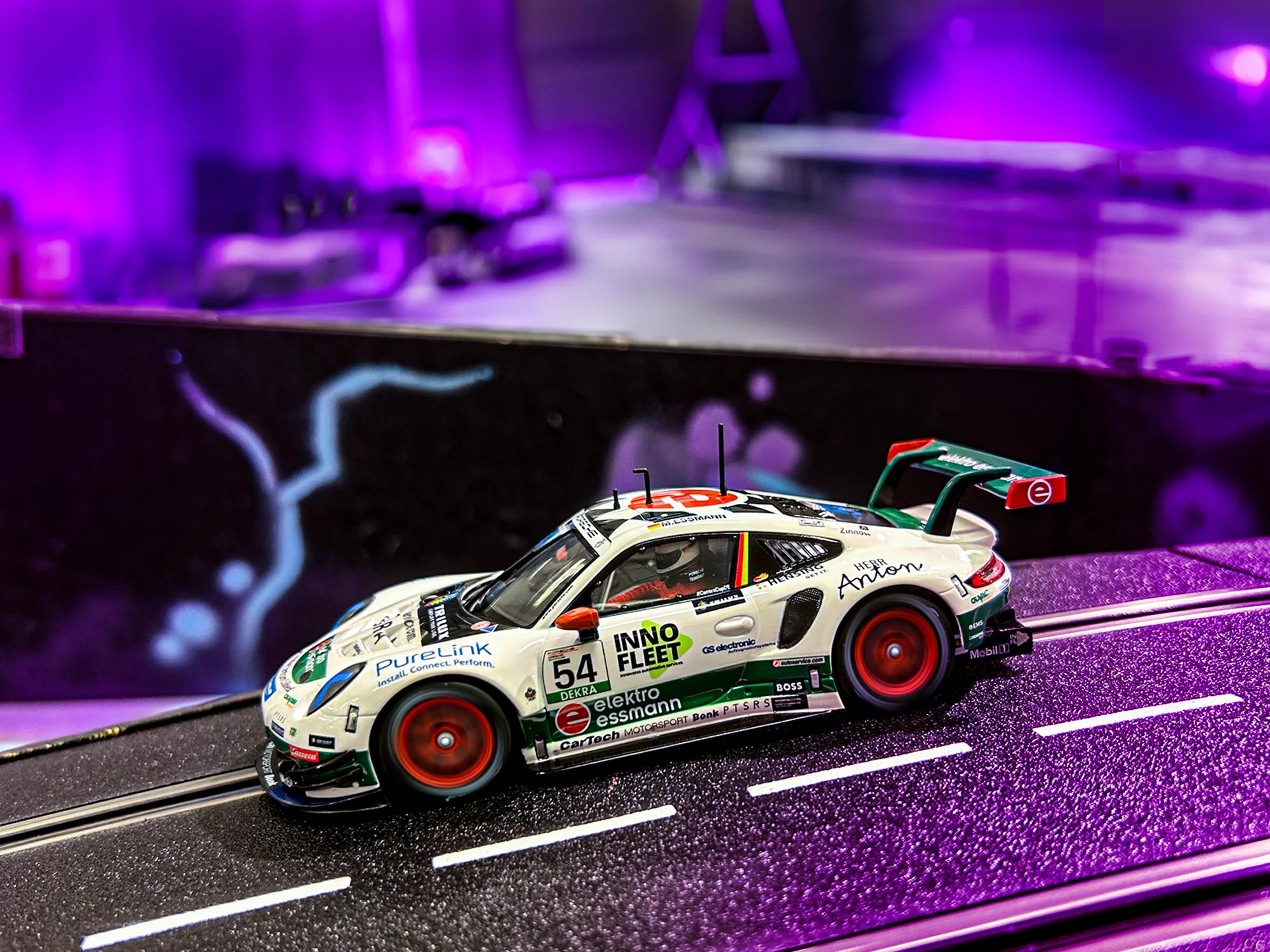 carrera-rc-porsche-911-cartech-motorsport-bonk-no-54-digital-132-slotcar image 3