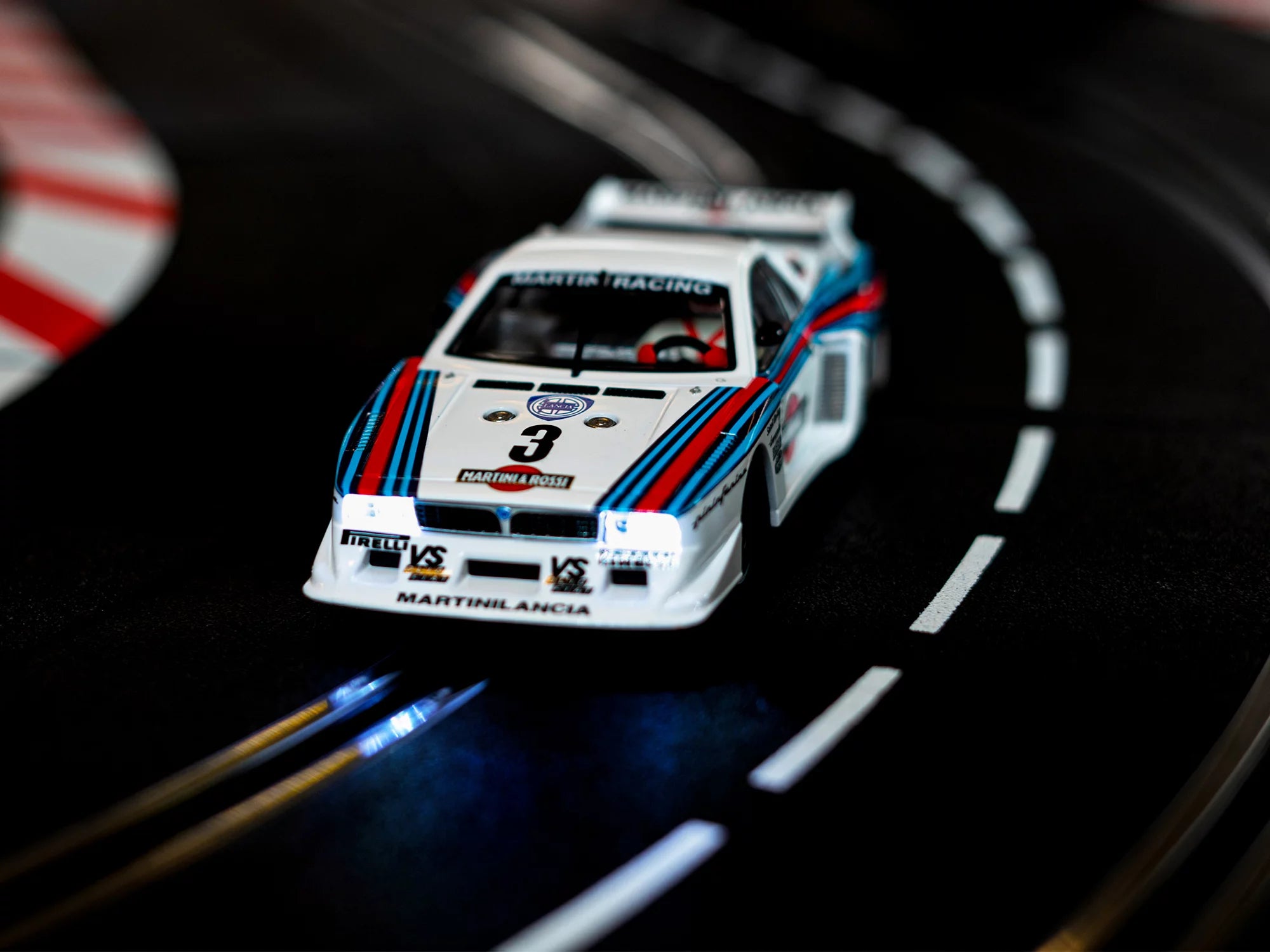carrera-rc-lancia-beta-montecarlo-turbo-martini-racing-no-3-slotcar-digital-132 image 3