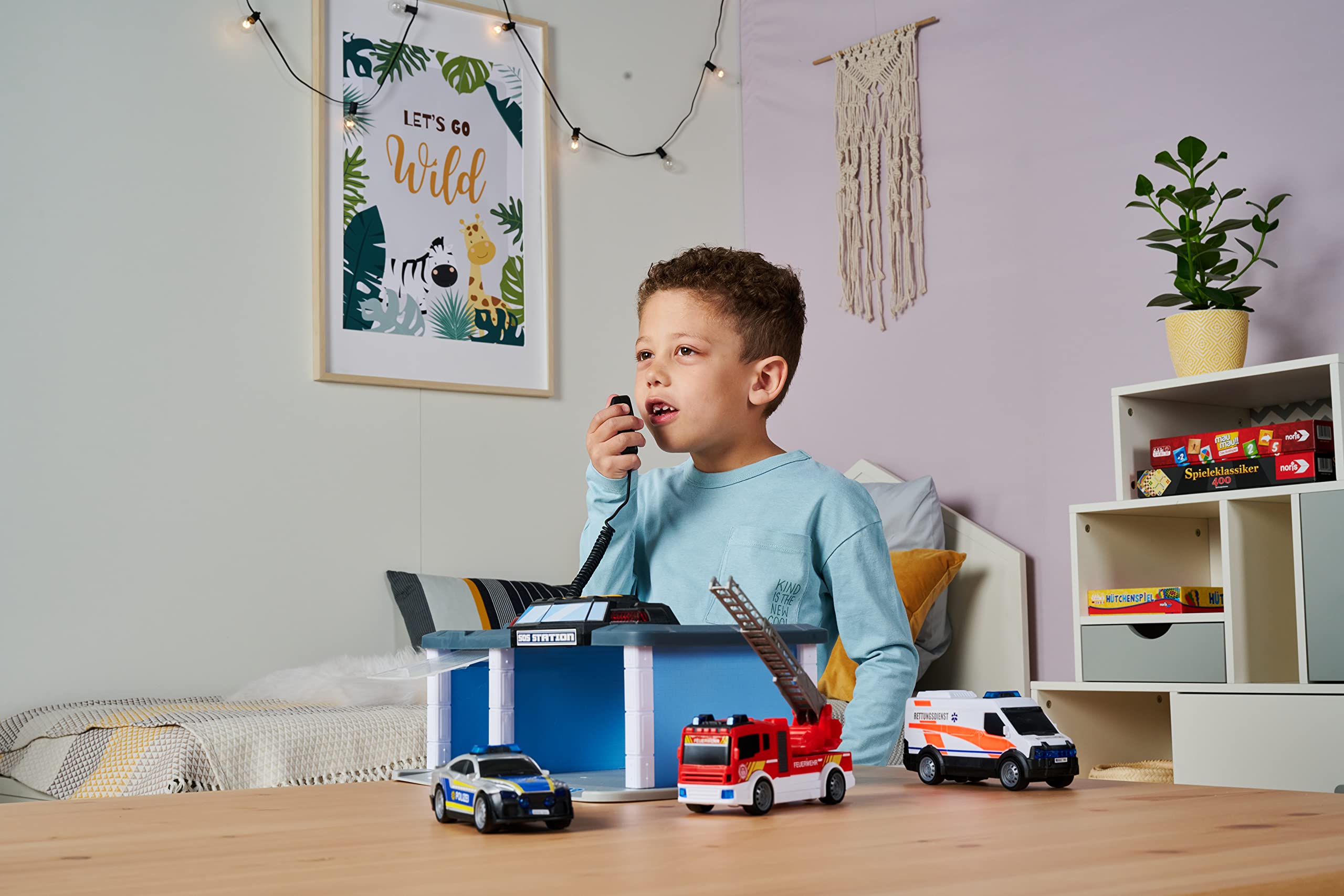 dickie-toys-sos-rettungsstation-mit-polizei-feuerwehr-krankenwagen-licht-sound image 7