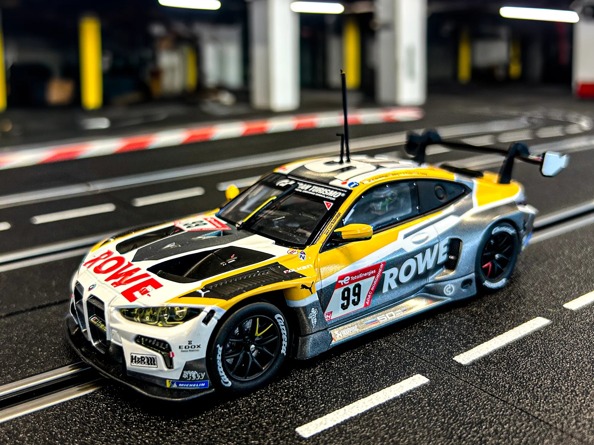 carrera-rc-bmw-m4-gt3-rowe-racing-no-99-slotcar-1-32-digital-132 image 2