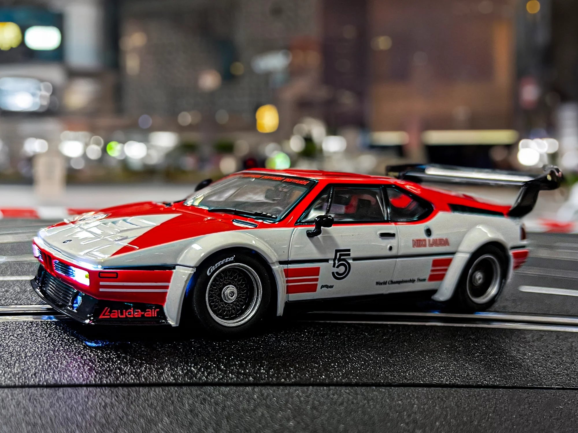 carrera-digital-132-bmw-m1-procar-niki-lauda-no-5-hockenheim-1980-slotcar-1-32 image 2