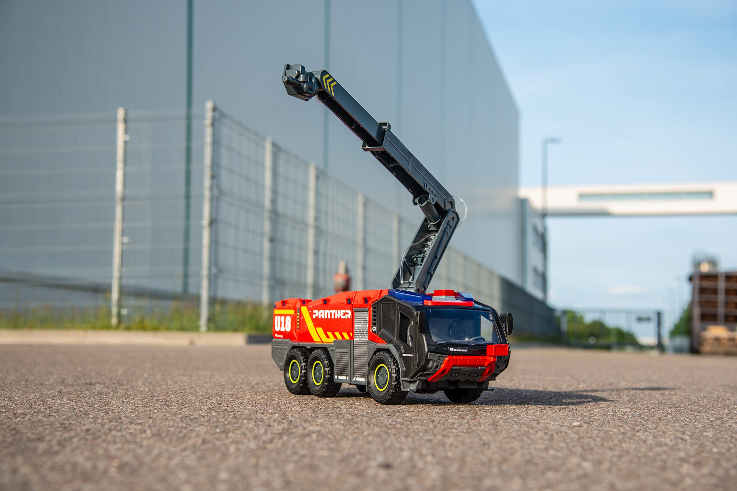 dickie-toys-rc-flughafenfeuerwehrauto-panther-6x6-rosenbauer-4-kanal-fernsteueru image 7