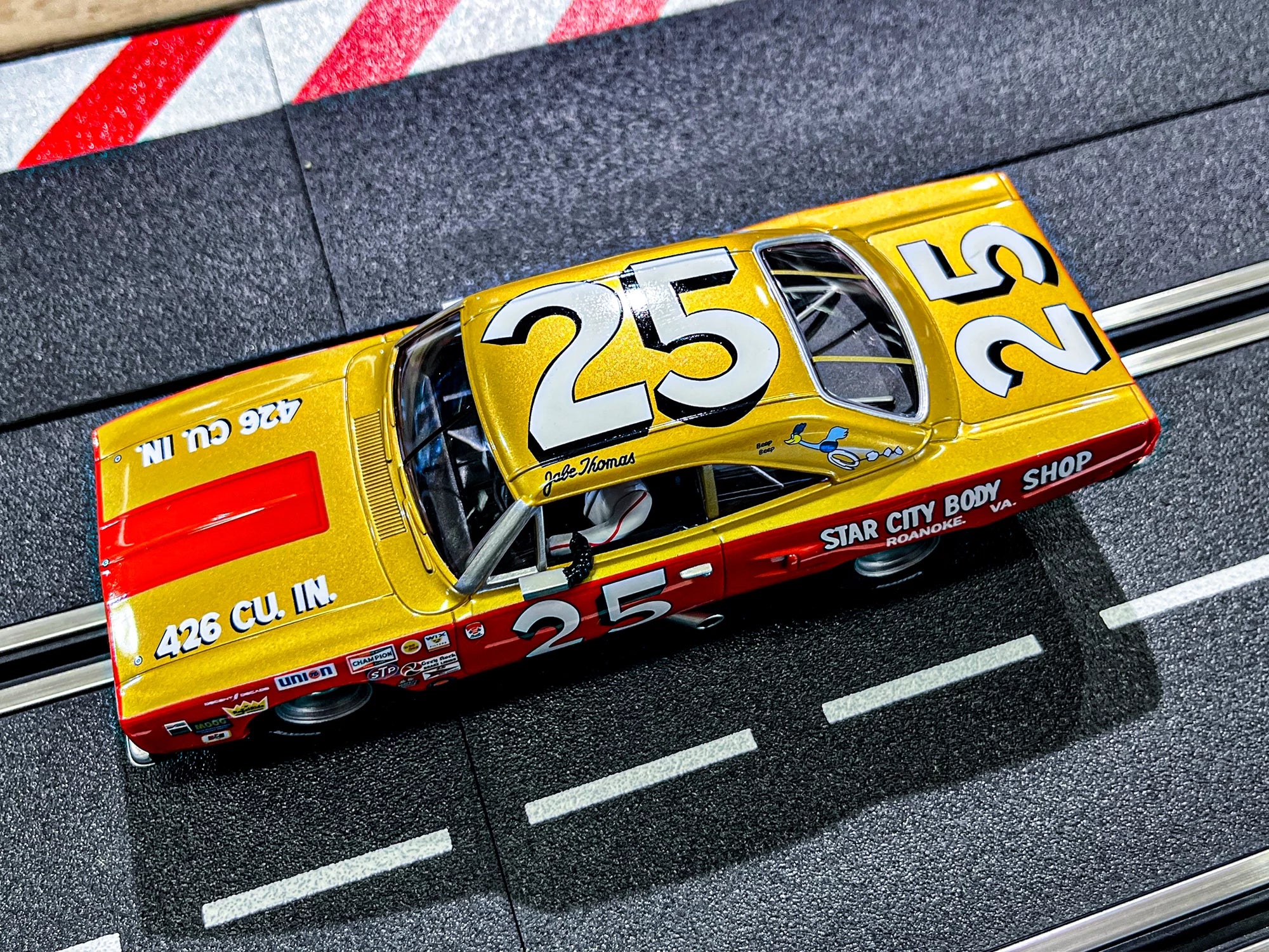 carrera-rc-plymouth-roadrunner-no-25-digital-132-slotcar-1-32 image 3