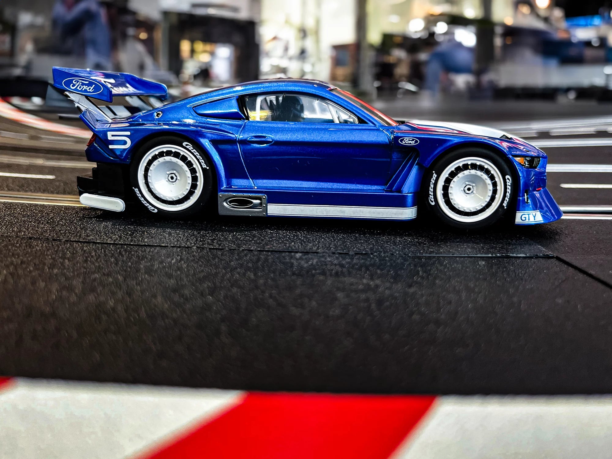 carrera-digital-132-ford-mustang-gty-no-5-slotcar-1-32 image 3