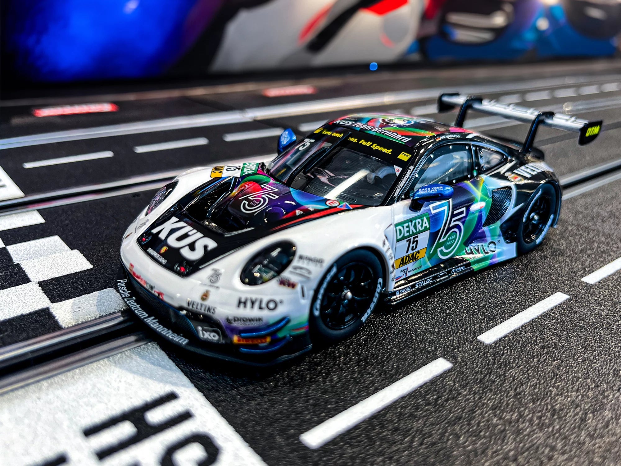 carrera-rc-porsche-911-gt3-r-team-bernhard-no-75-dtm-2023-digital-132-slotcar image 2