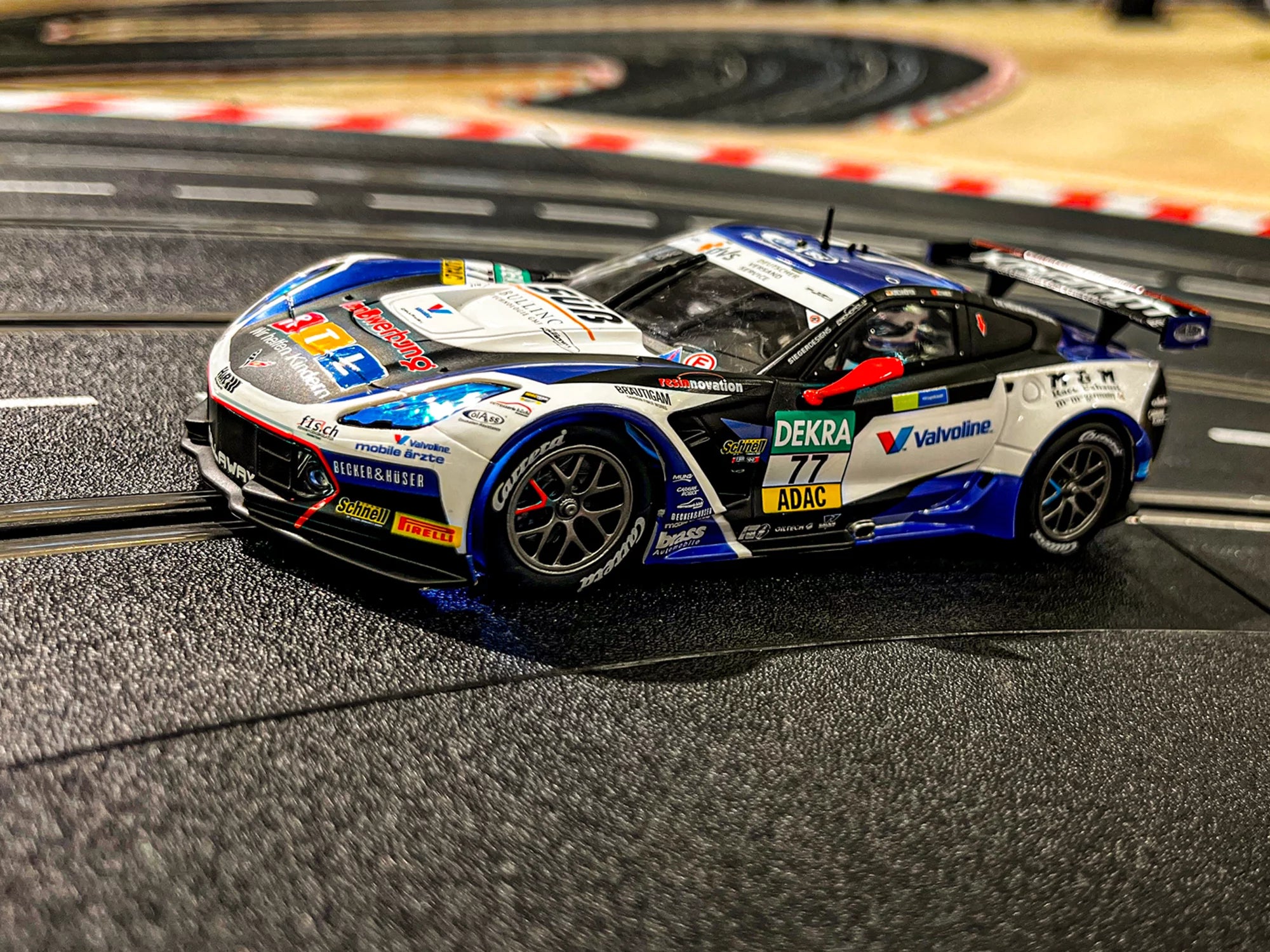 carrera-digital-132-corvette-c7-gt3-r-callaway-no-77-1-32 image 2