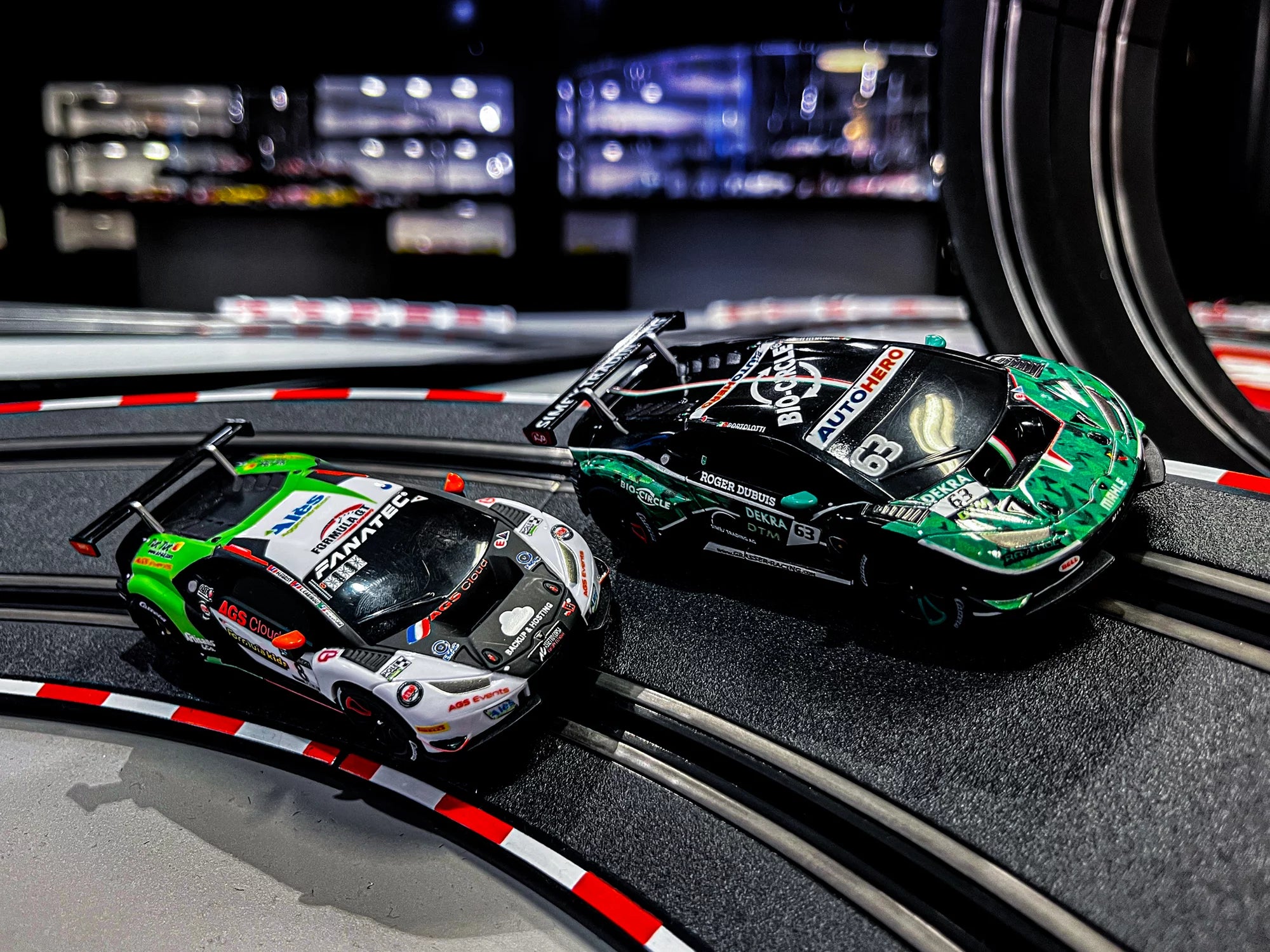 carrera-rc-lamborghini-hurac-n-mirko-bortolotti-no-63-go-slotcar-1-43 image 2