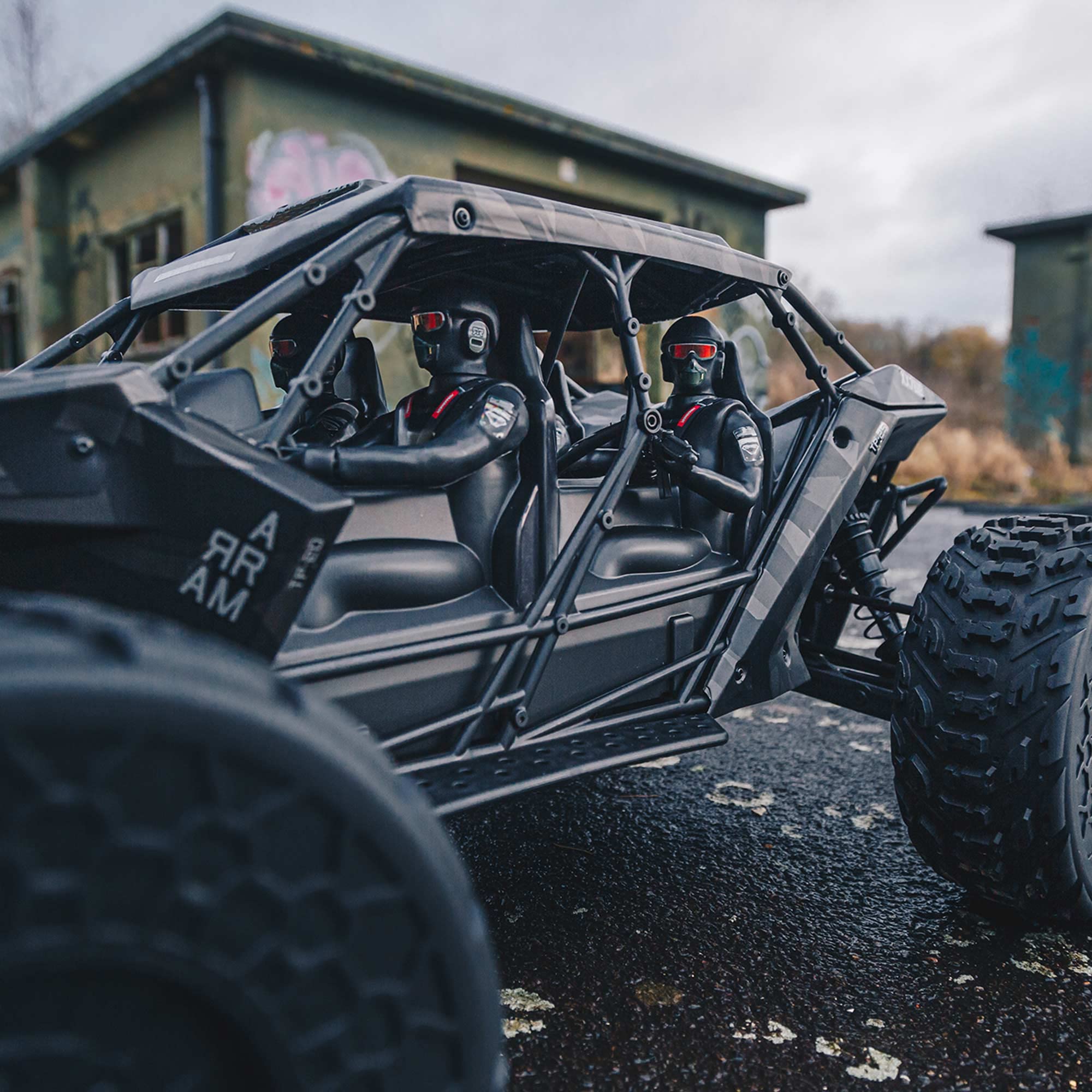 arrma-fireteam-6s-4wd-blx-speed-assault-vehicle-rtr-1-7-schwarz image 4