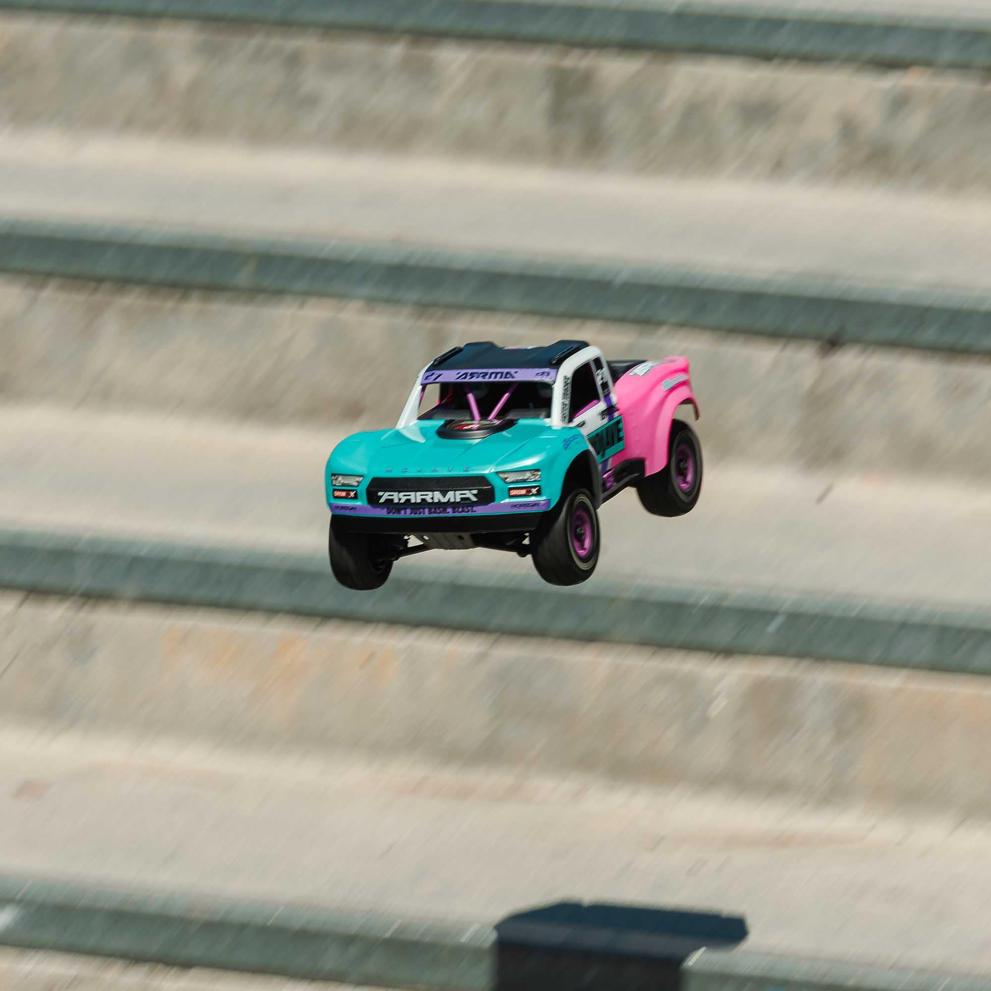 arrma-1-16-mojave-grom-223s-dsc-4x4-brushless-desert-truck-rtr-t-rkis image 6